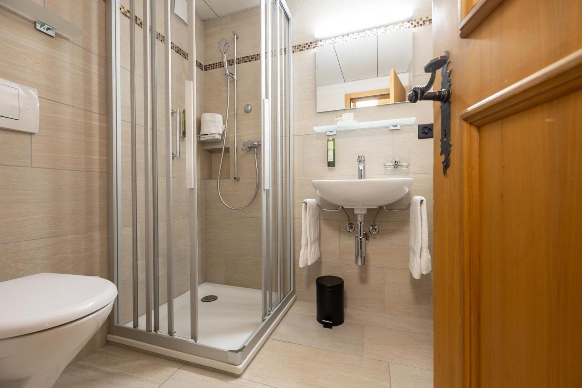 Economy Twin Room separate beds