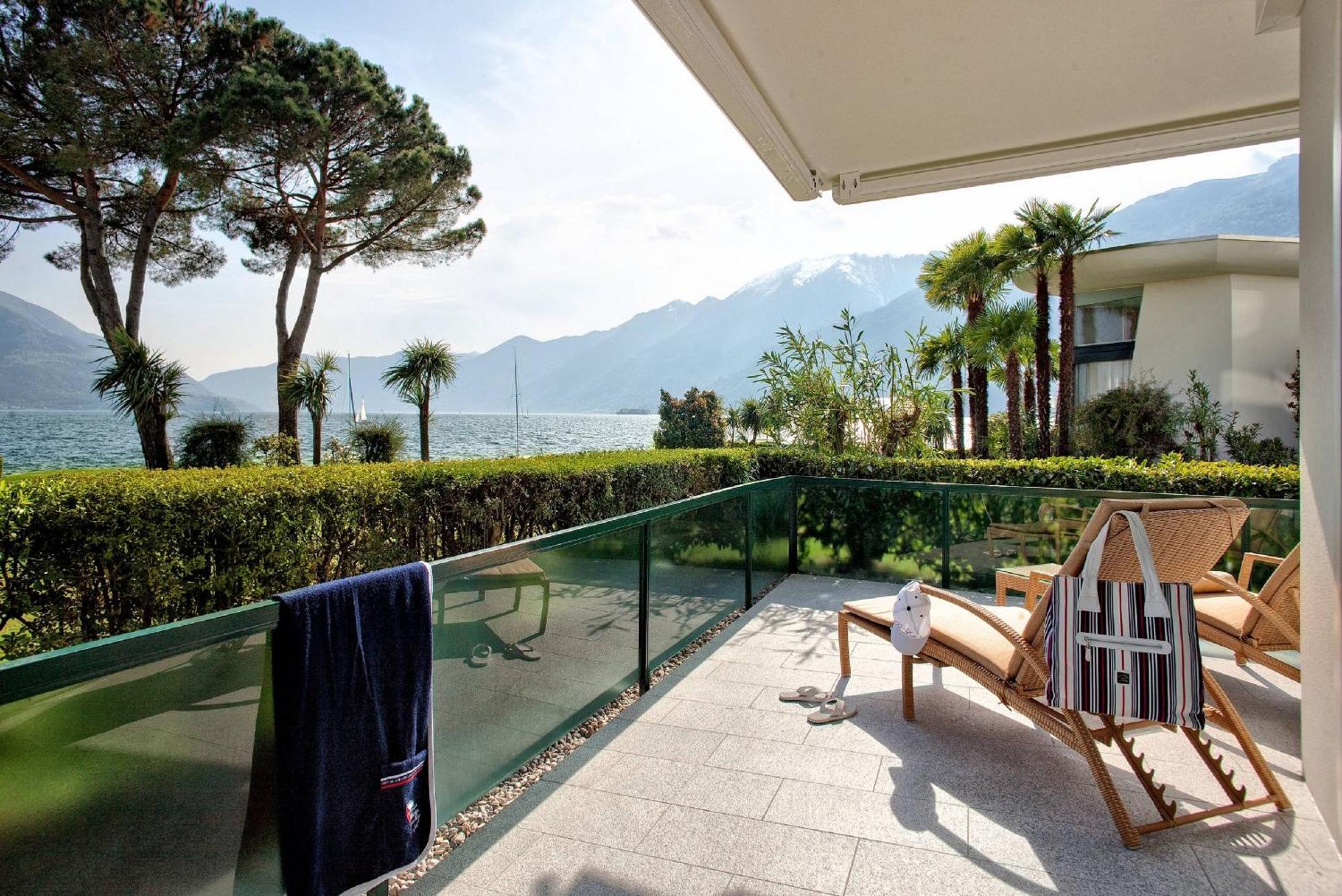 Deluxe Double Room Partial Lake View