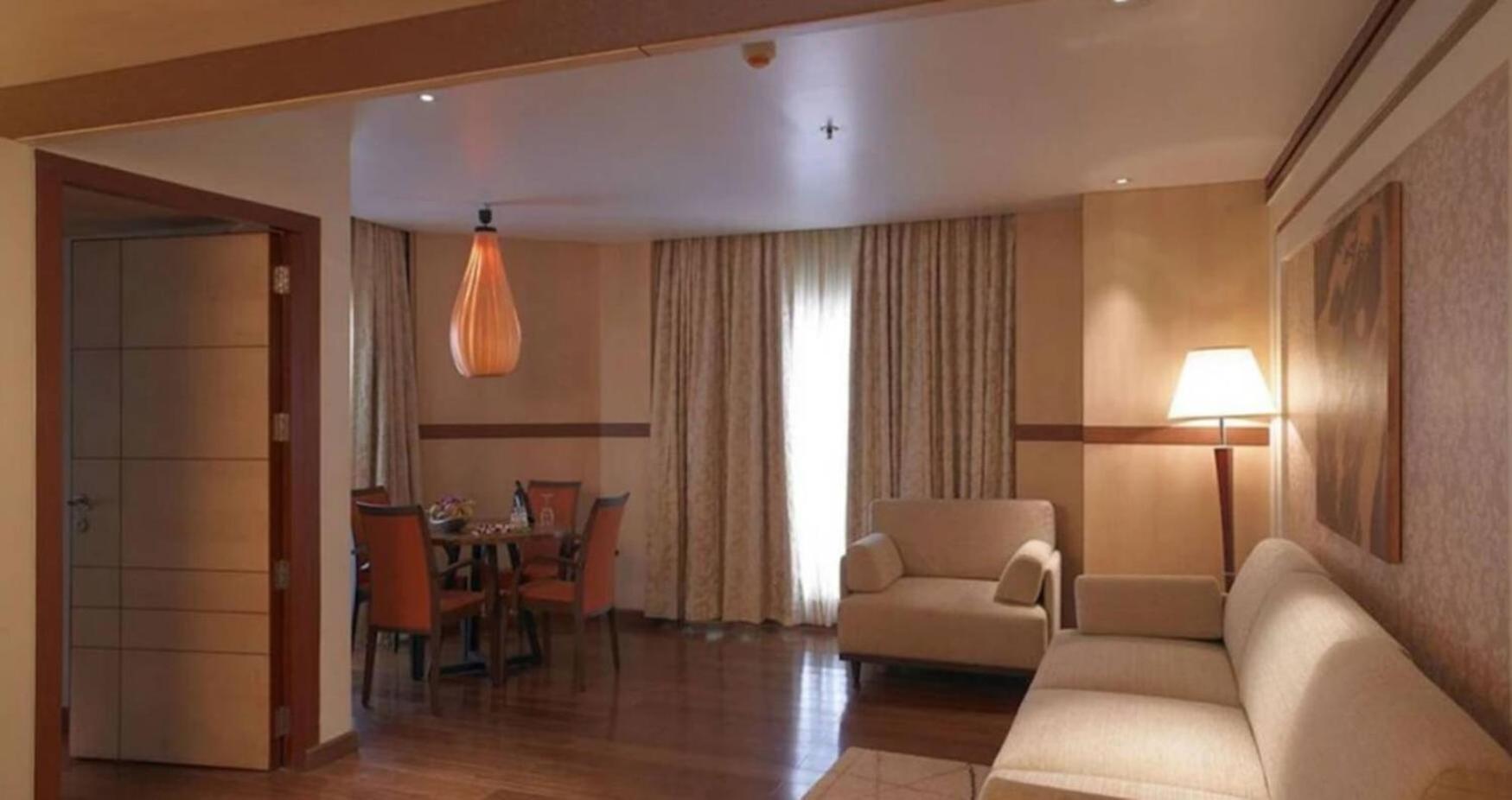 Executive Suite on Food & Beverages
