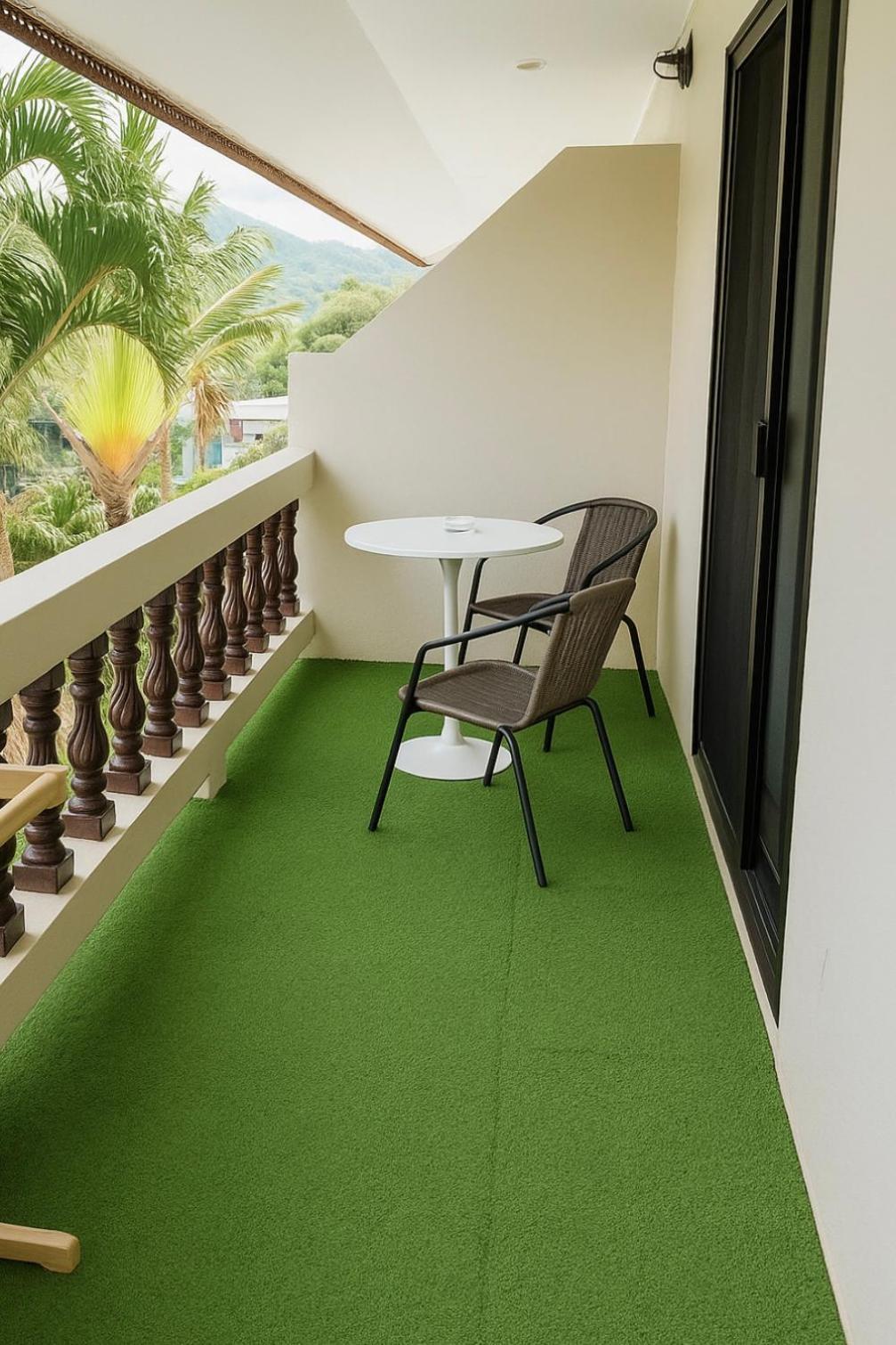 One-Bedroom Apartment with Balcony