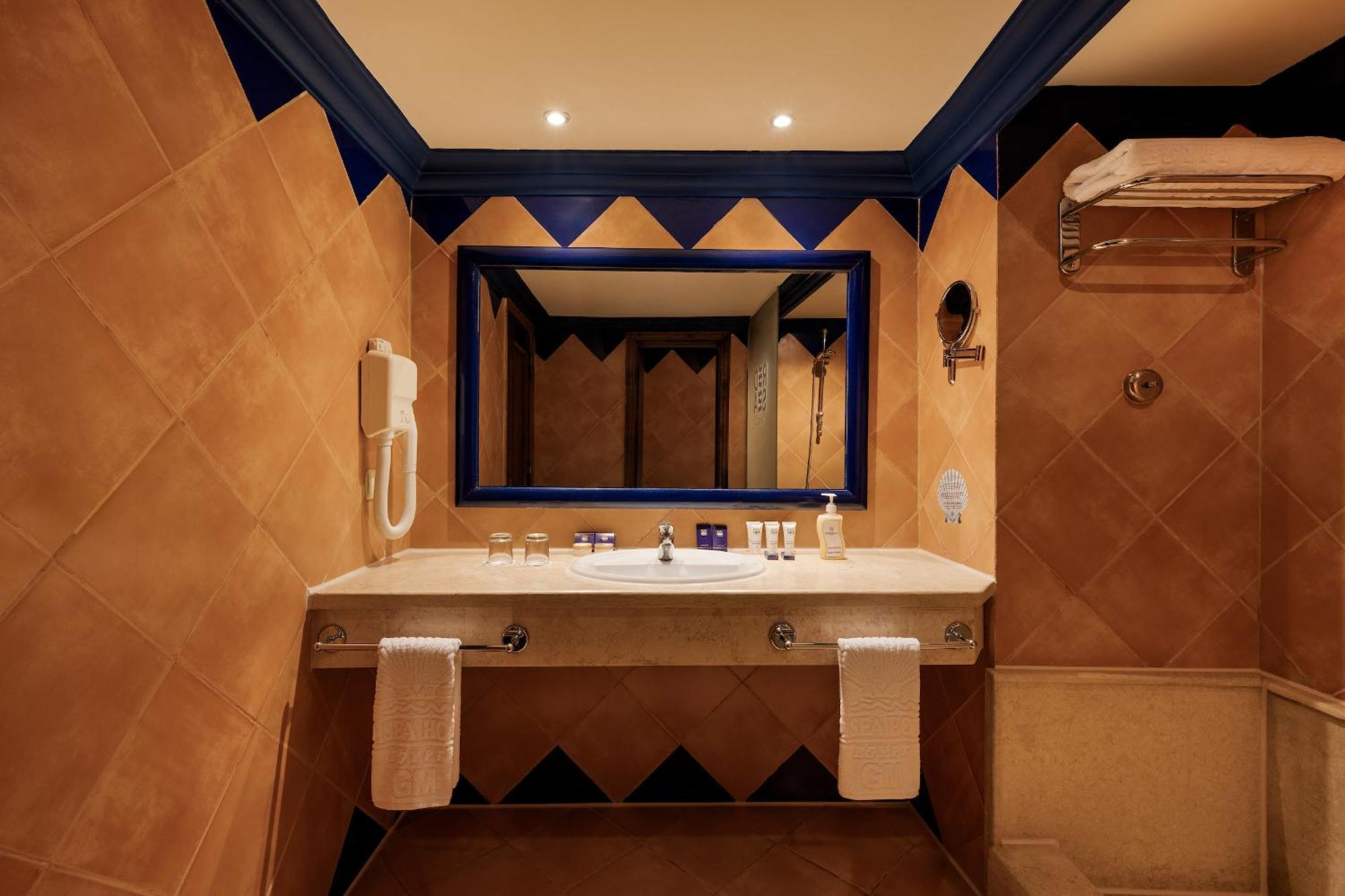 Deluxe Room,1756445598:JPEG