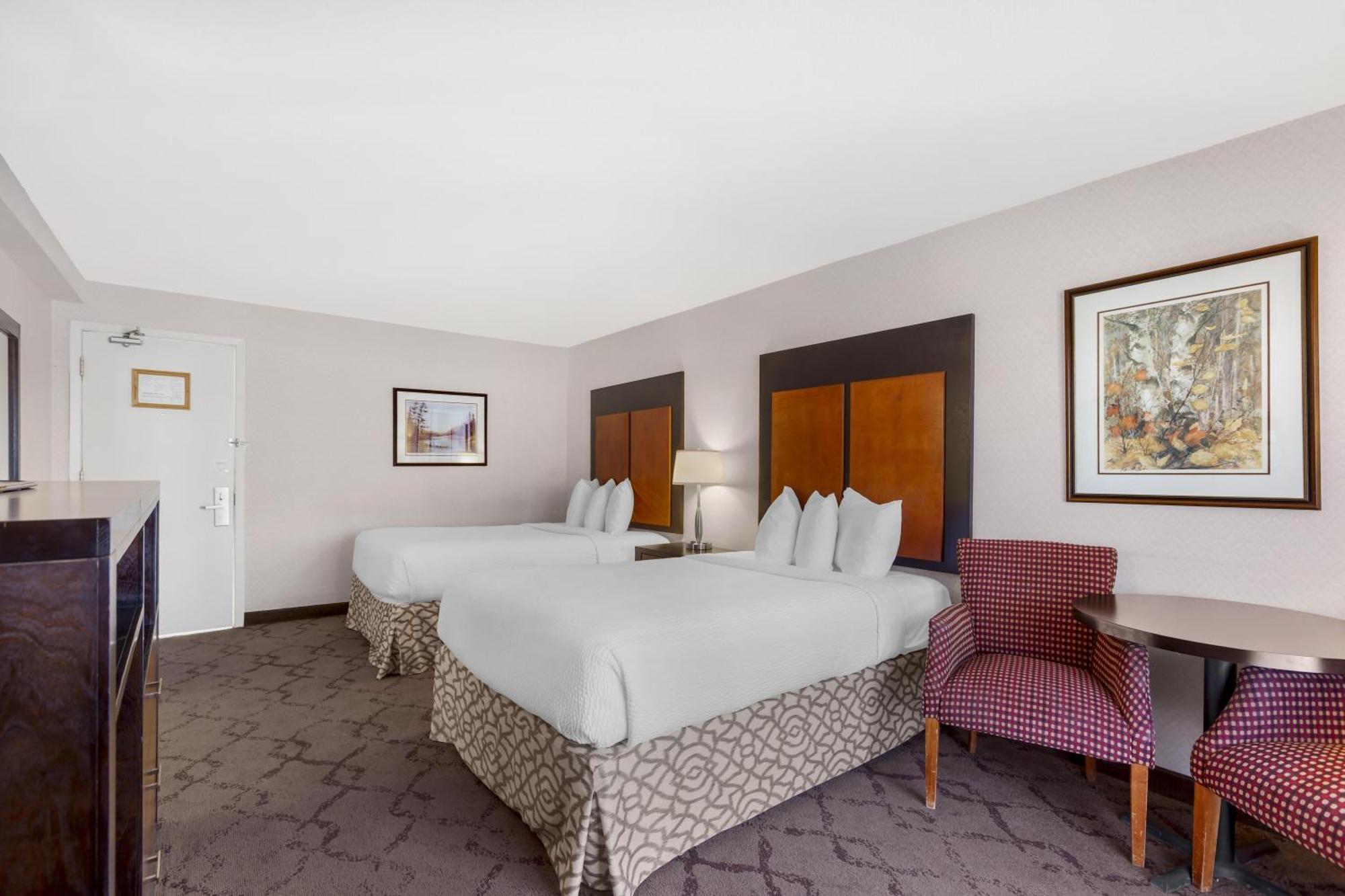 Double Room with Two Double Beds with River View - Non-smoking