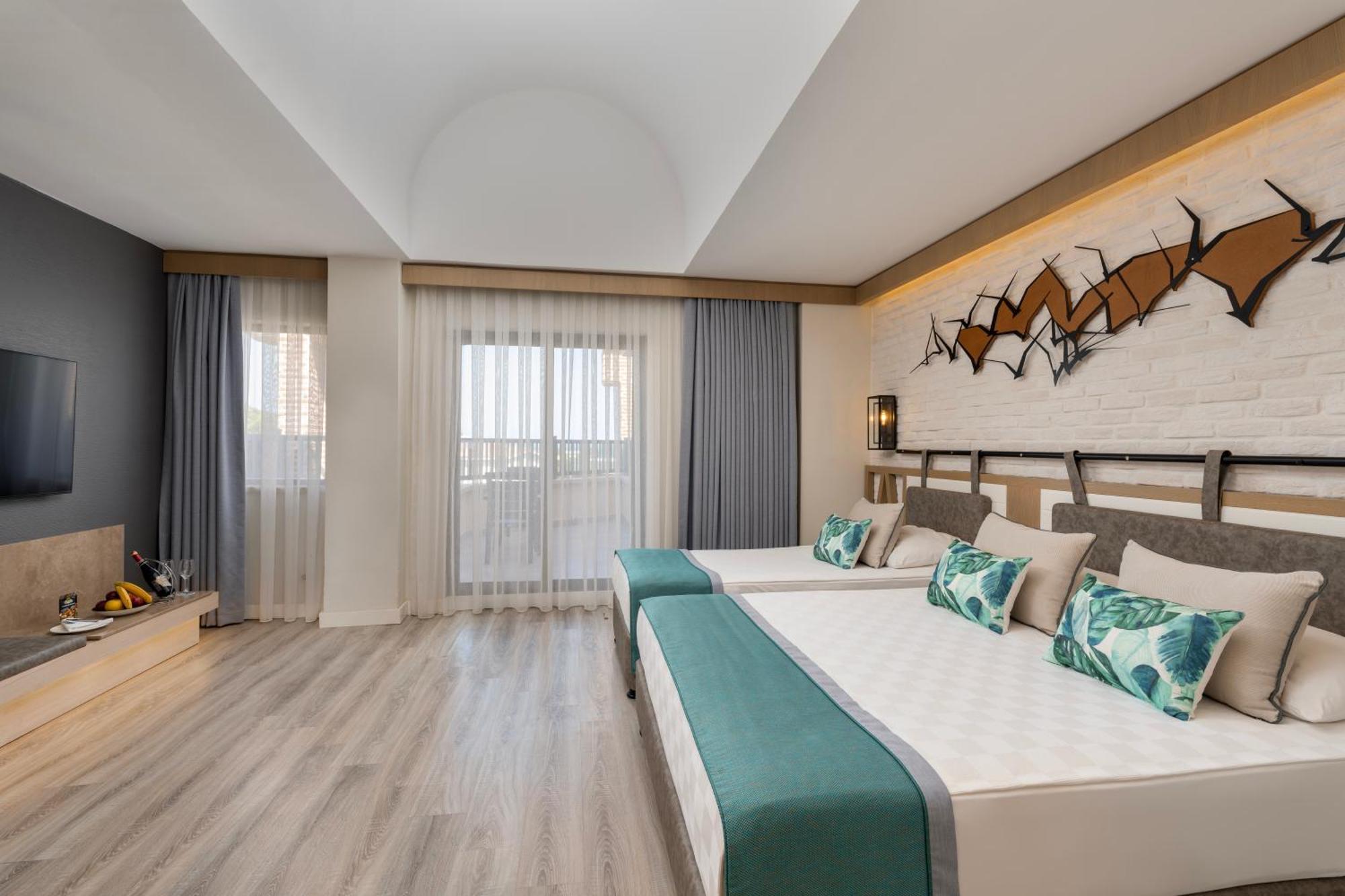 Deluxe Triple Room