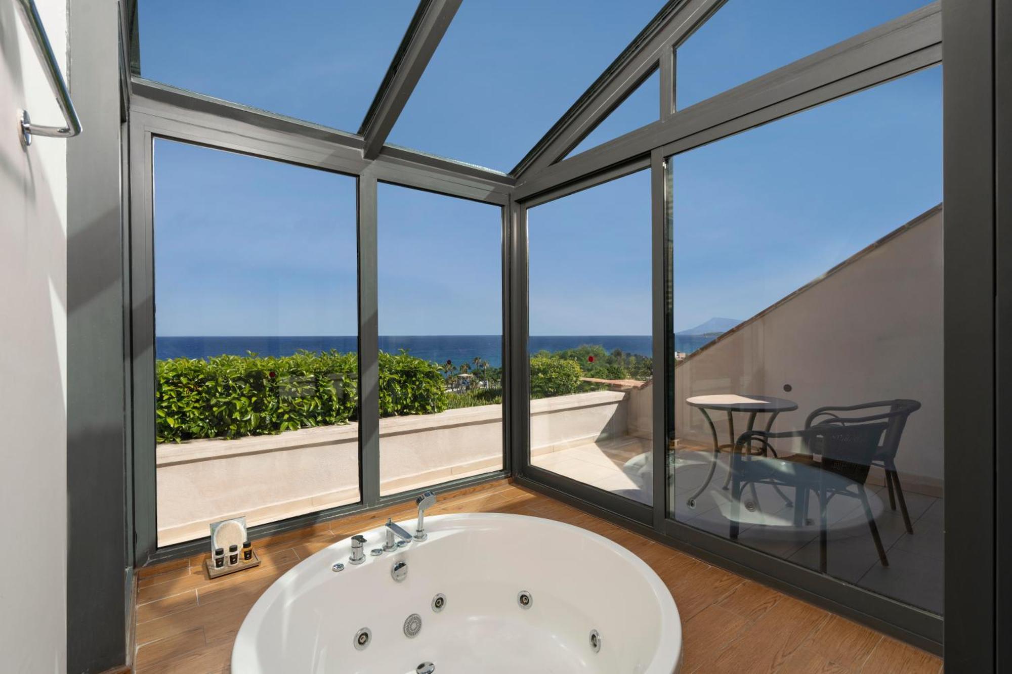 Suite Spa Bath,1756446884:JPEG