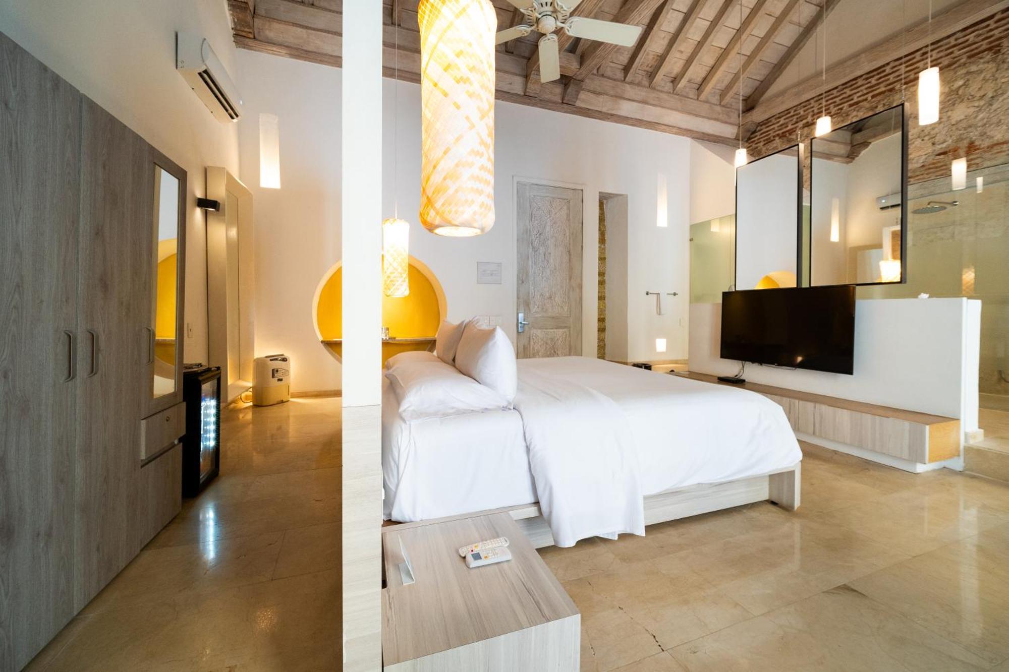 One-Bedroom King Suite
