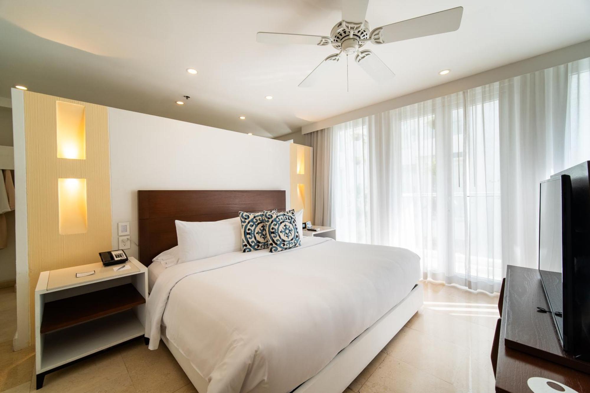Junior King Suite Garden View