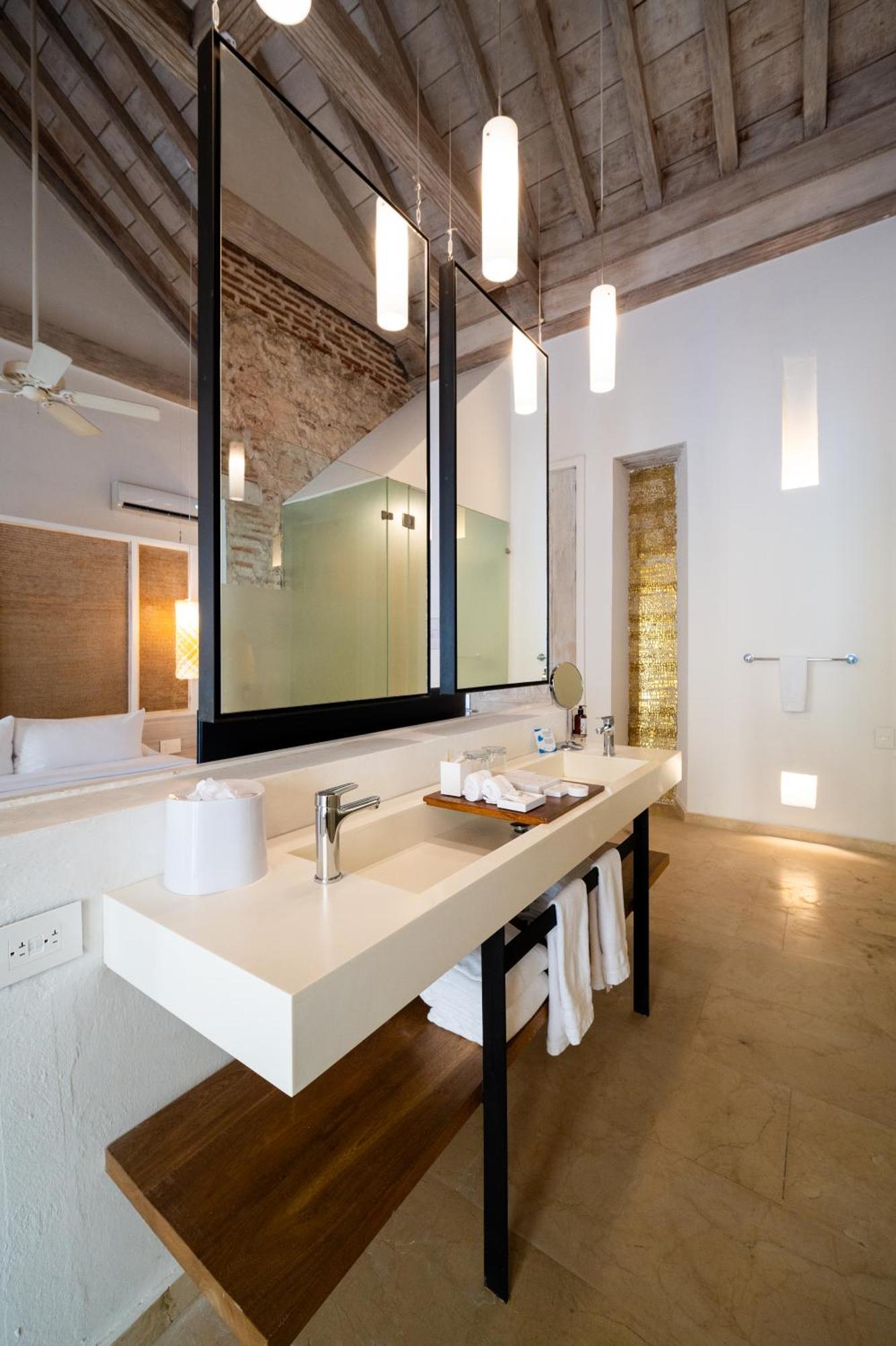 One-Bedroom King Suite