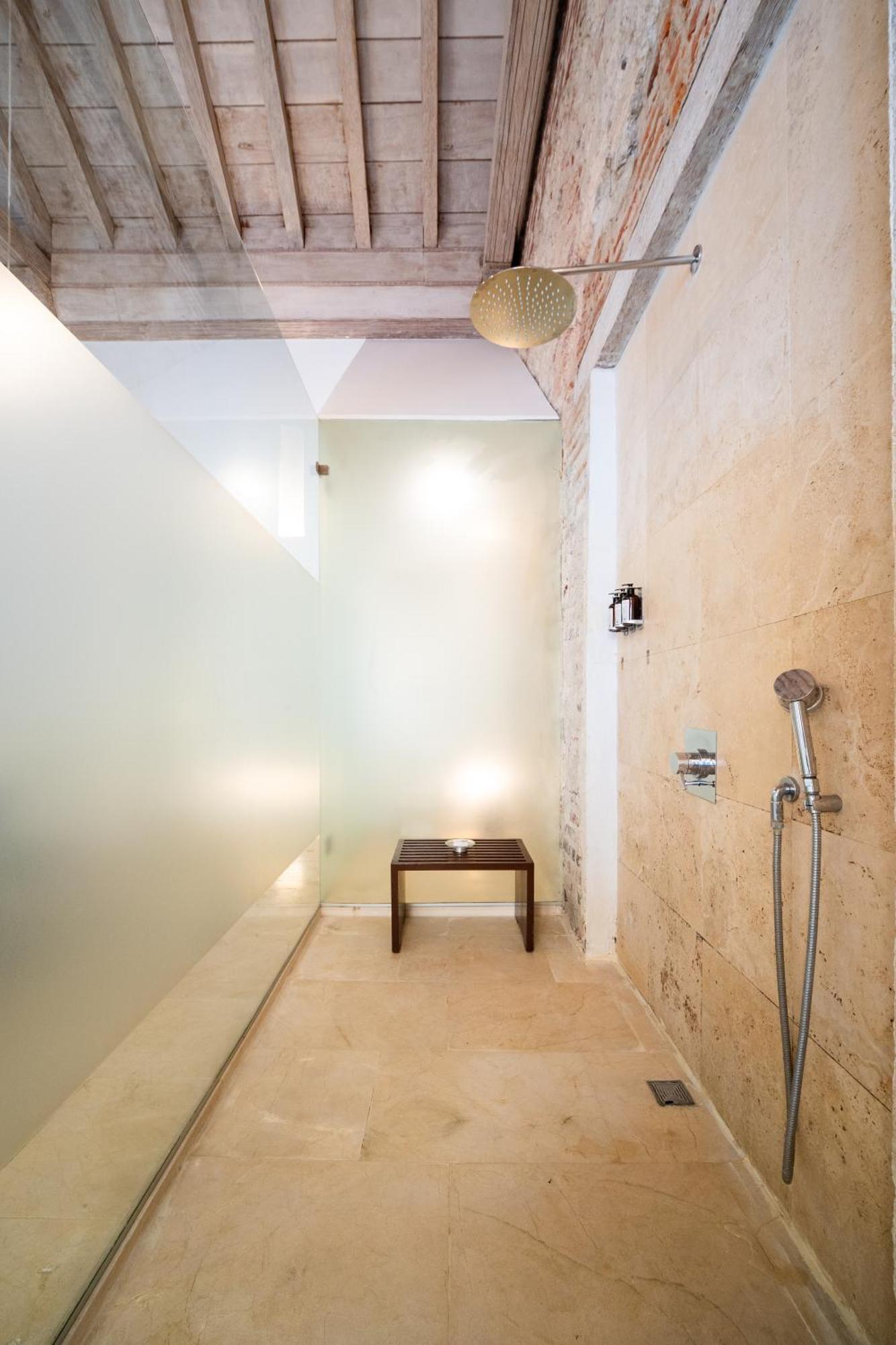 One-Bedroom King Suite
