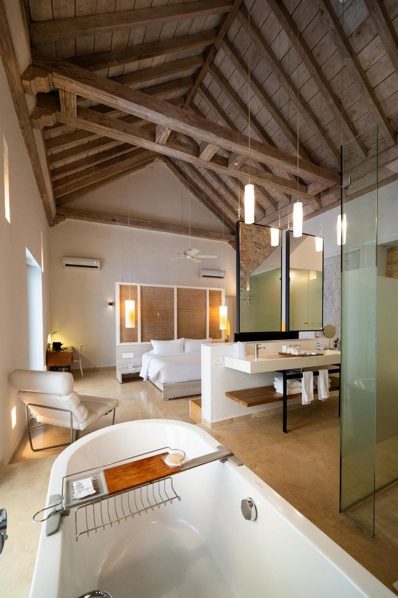 One-Bedroom King Suite