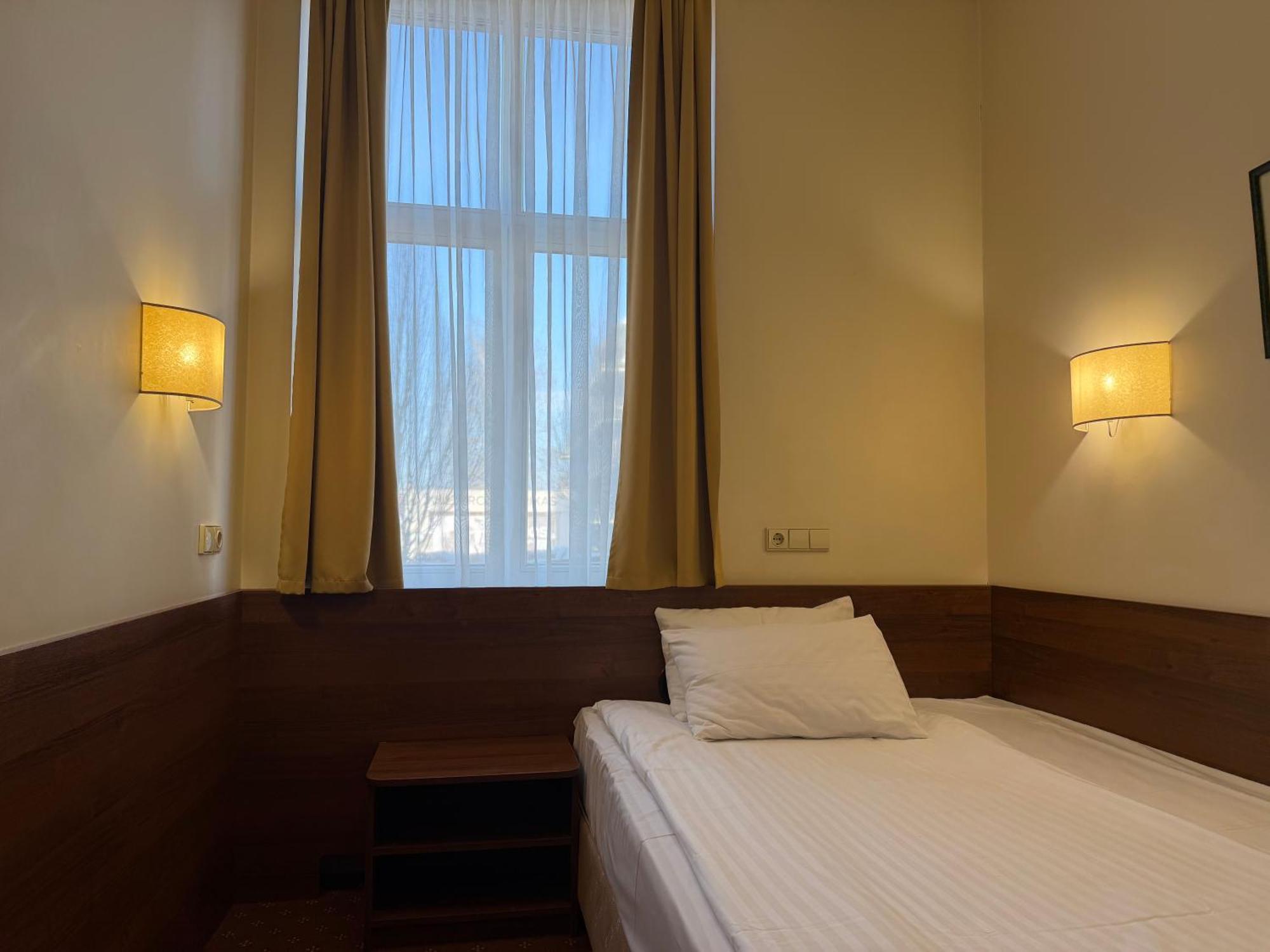 Single Room,1742749935:JPEG