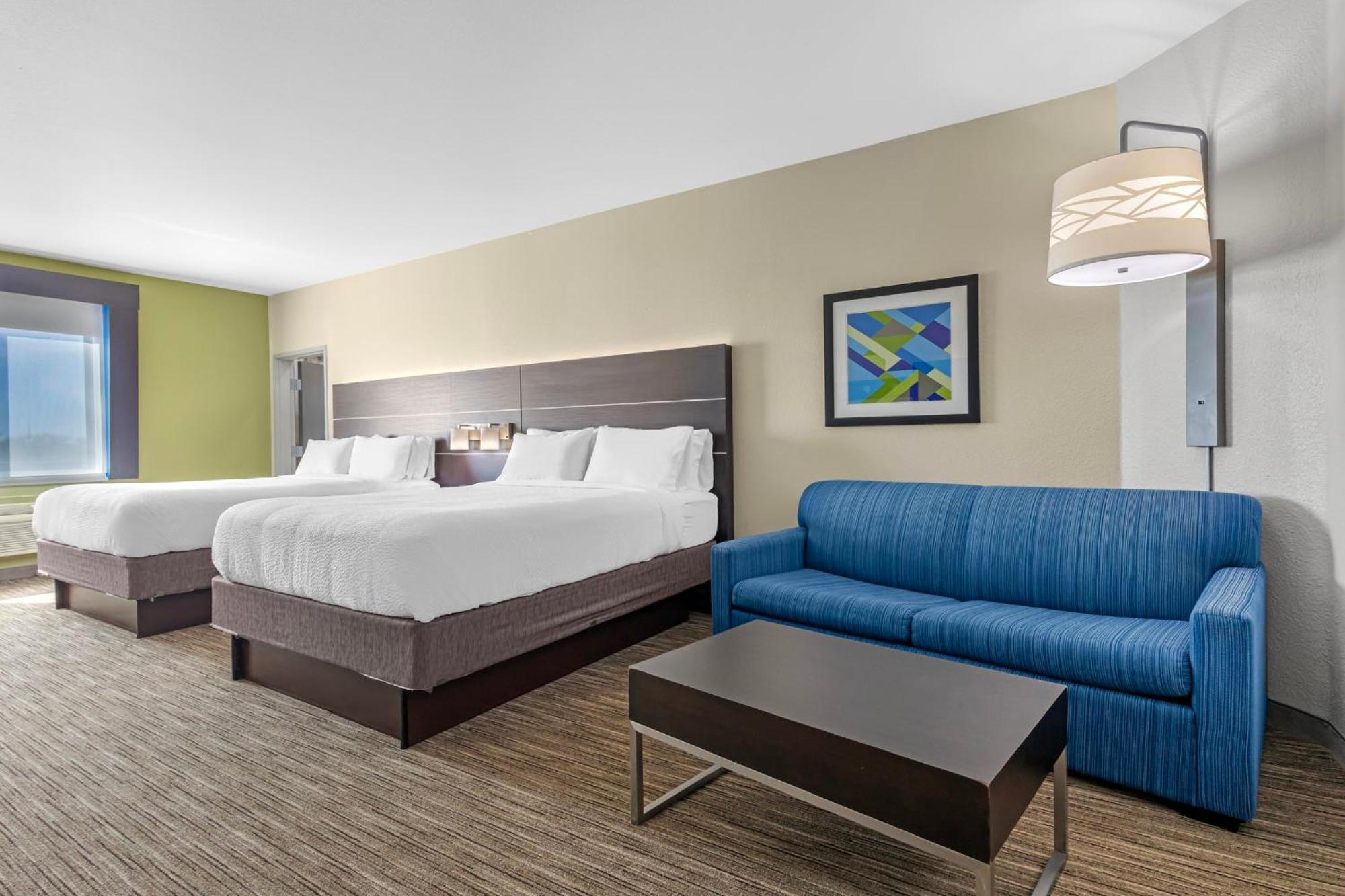 Queen Suite Two Queen Beds Sofa Bed