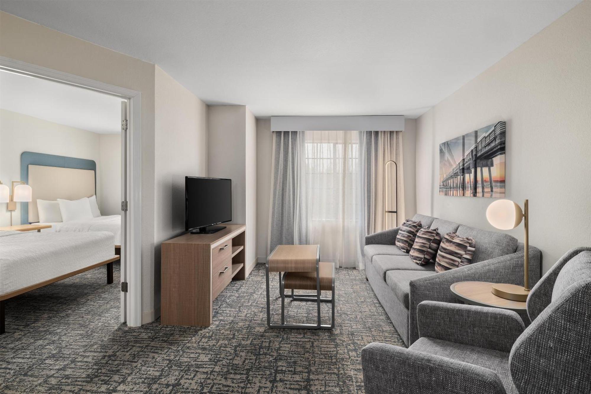 One-Bedroom Queen Suite with Two Queen Beds - Non-Smoking