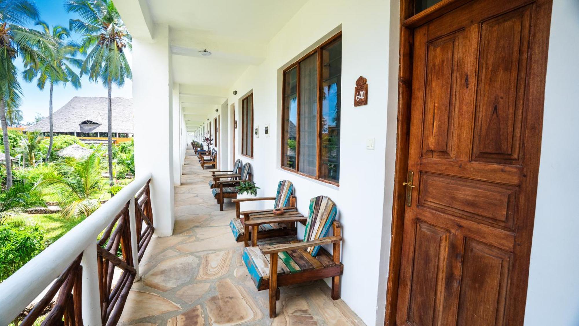 Familiensuite mit Blick auf den Mangroven-Pool