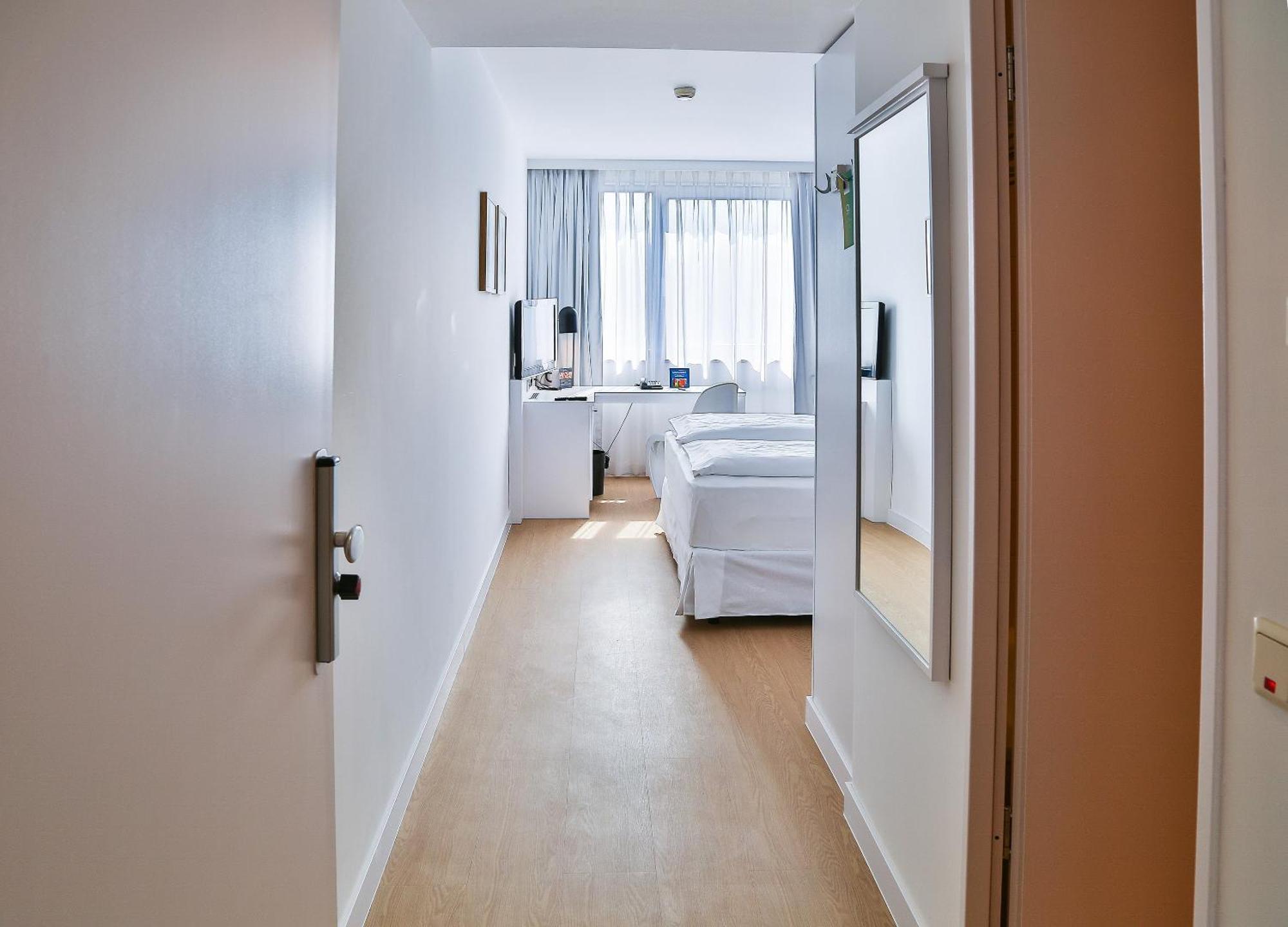 Standard Twin Room,1756497310:JPEG