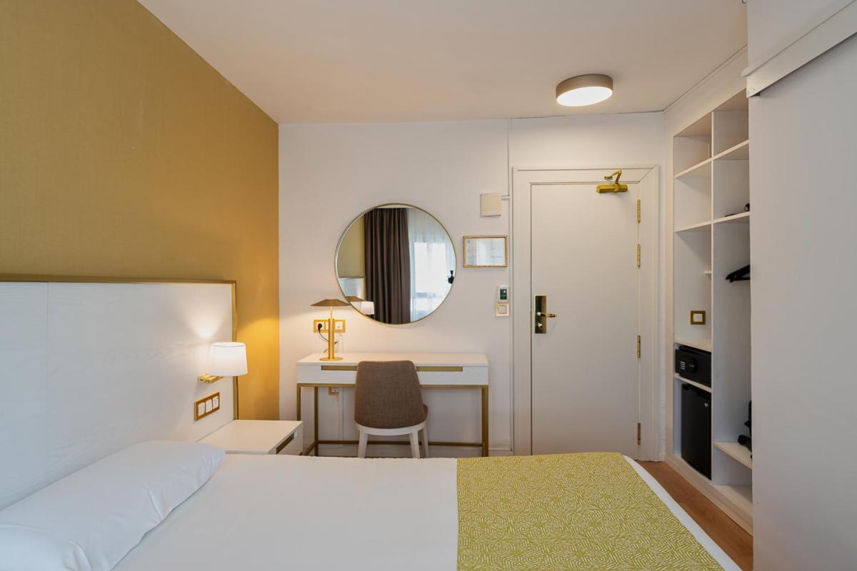 Standard Single Room,1756498968:JPEG