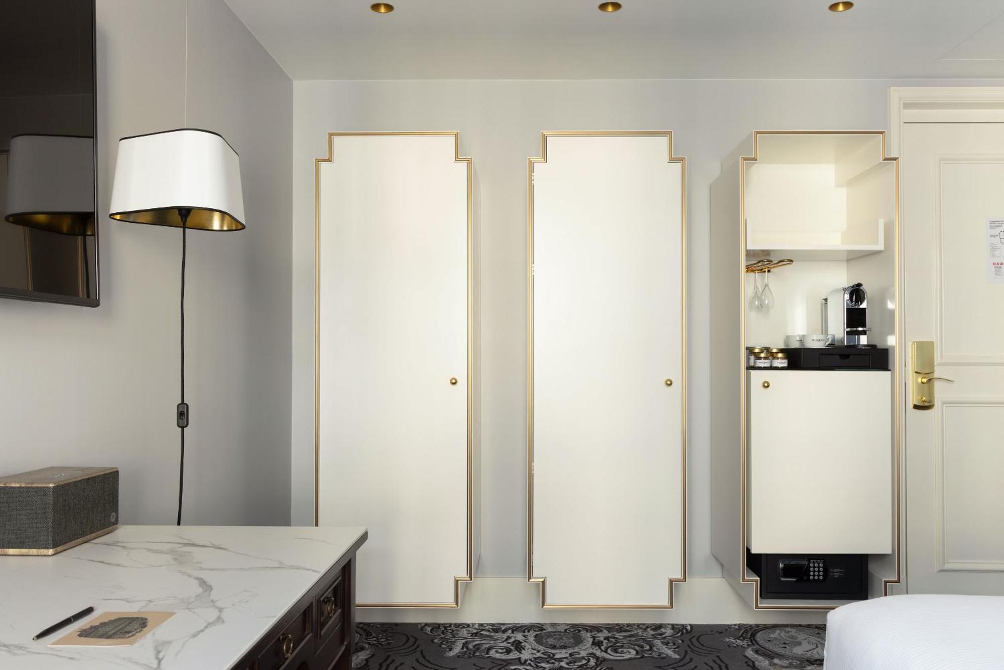 Deluxe King Room Afterworks