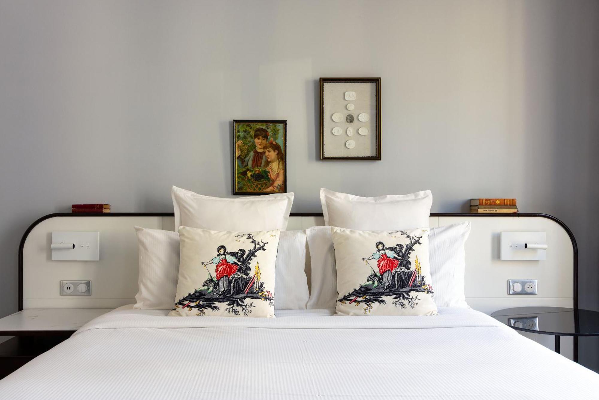 Deluxe King Room Afterworks