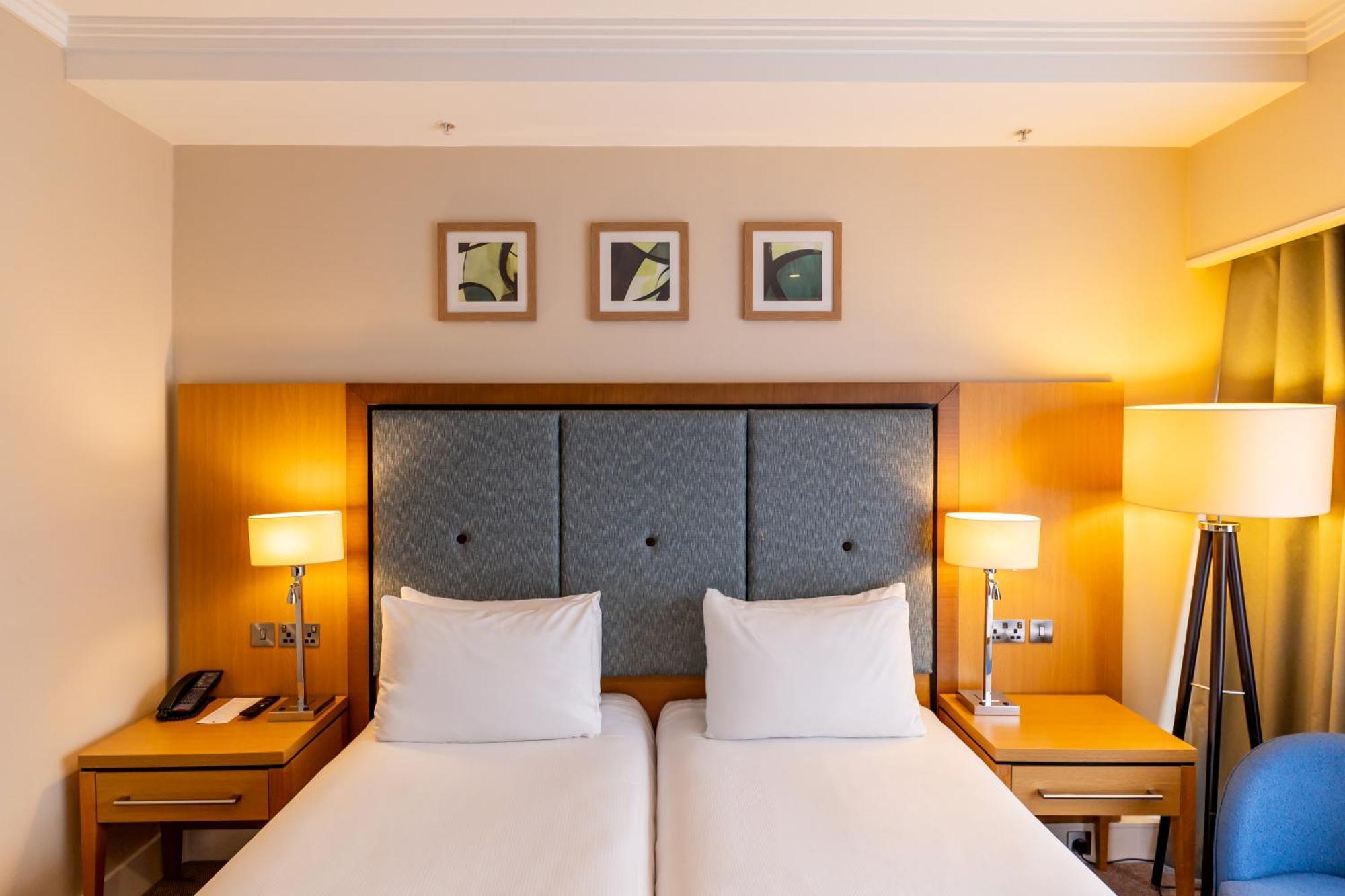 Twin Room,1756501481:JPEG