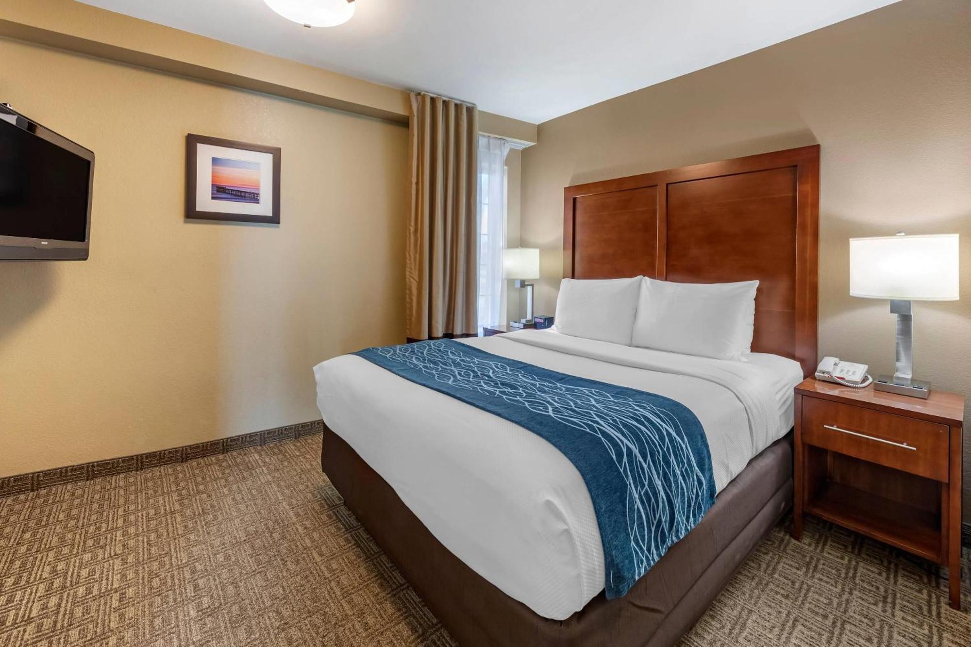 Queen Suite Two Queen Beds Non-Smoking