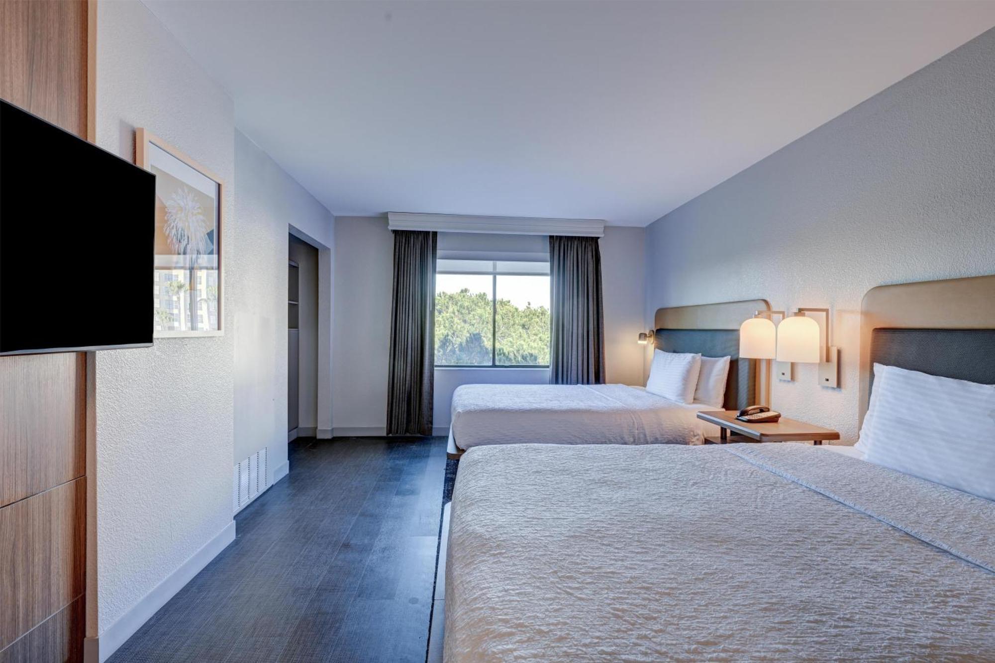 One-Bedroom Queen Suite with Two Queen Beds - Non-Smoking