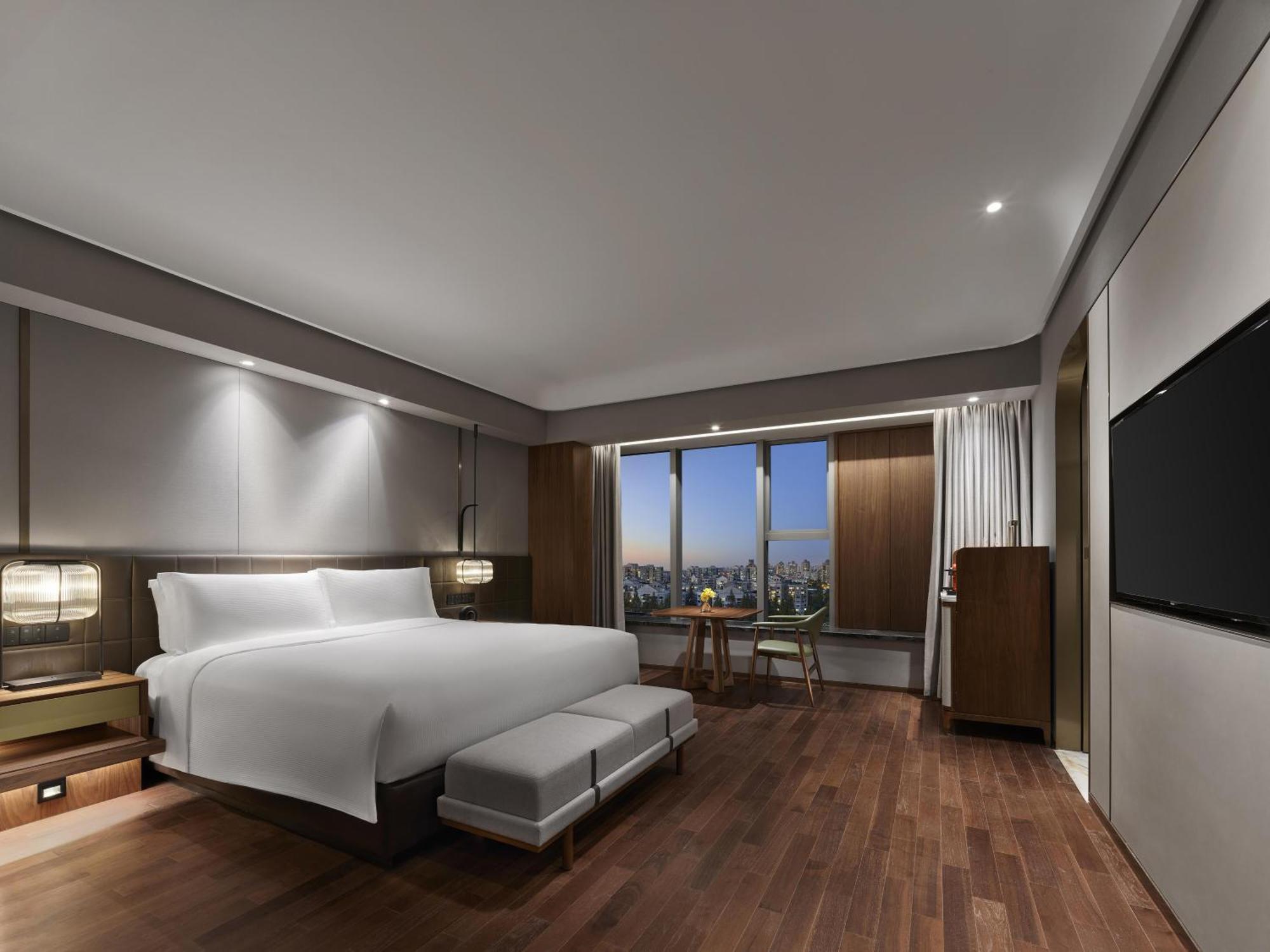 Executive King Room