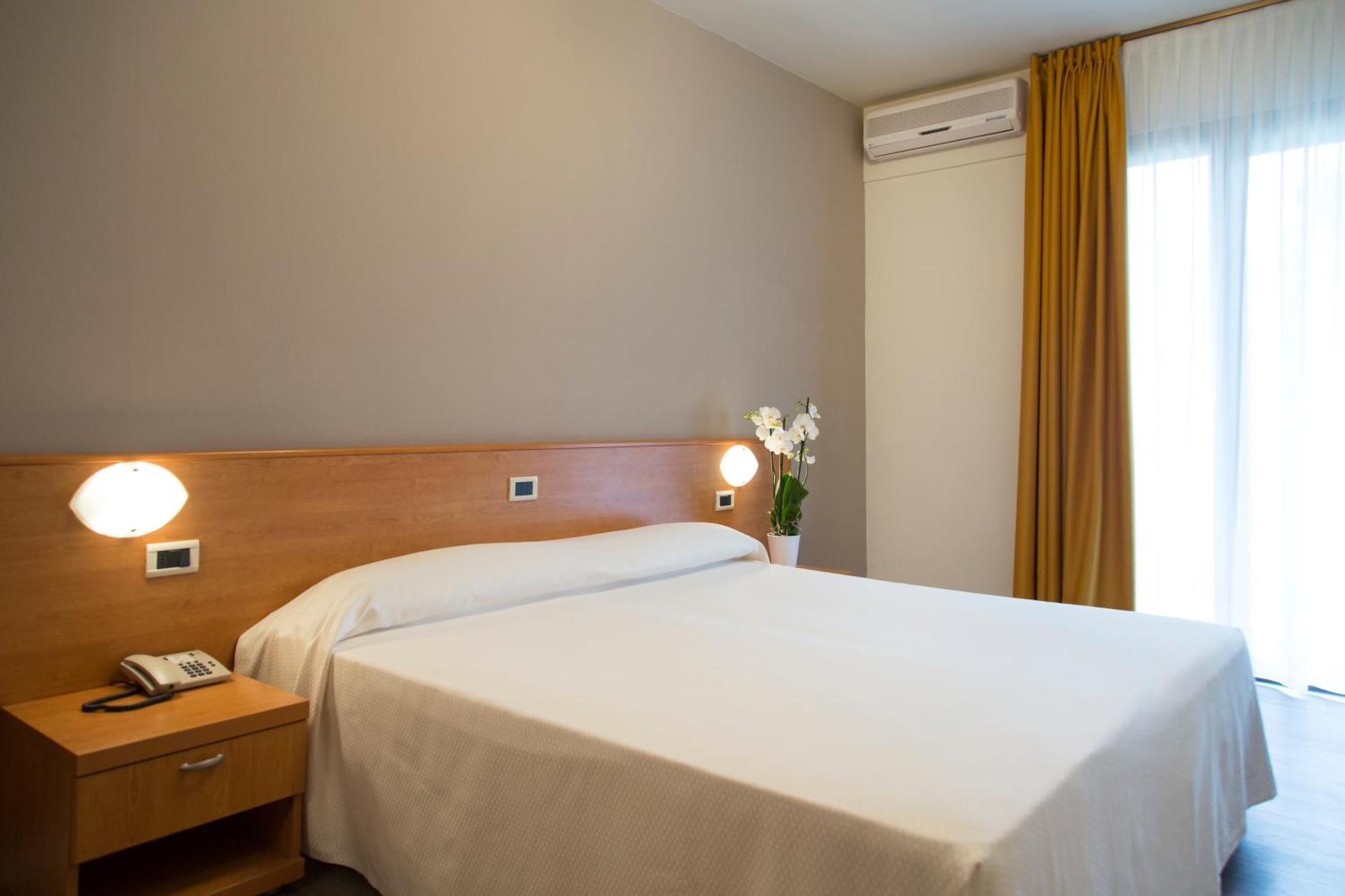 Standard Double or Twin Room,1756522636:JPEG
