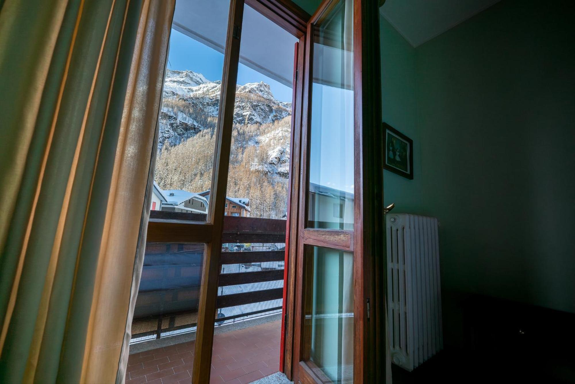Double or Twin Room with View