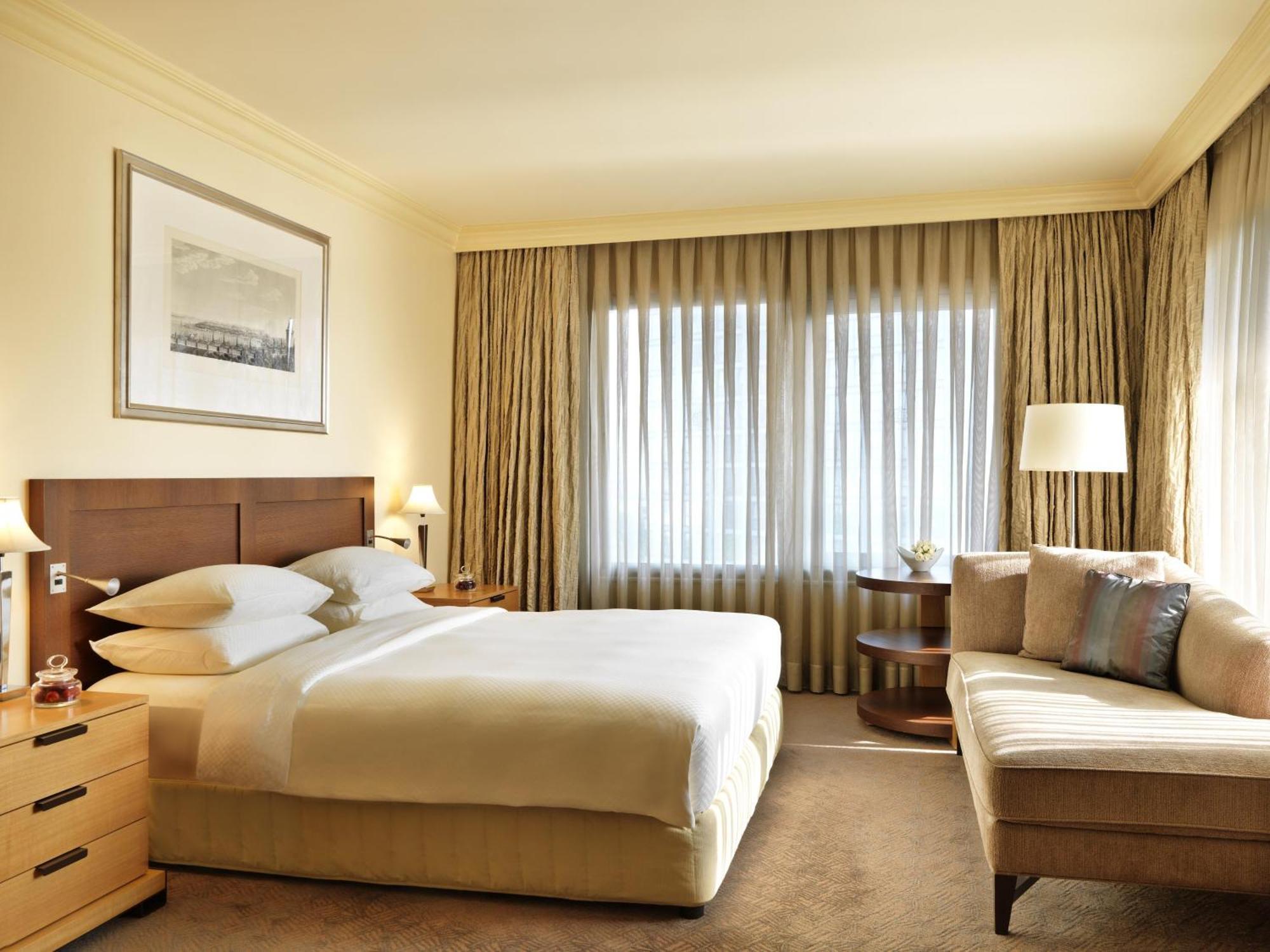 Grand King Suite with Lounge Access,1756529767:JPEG