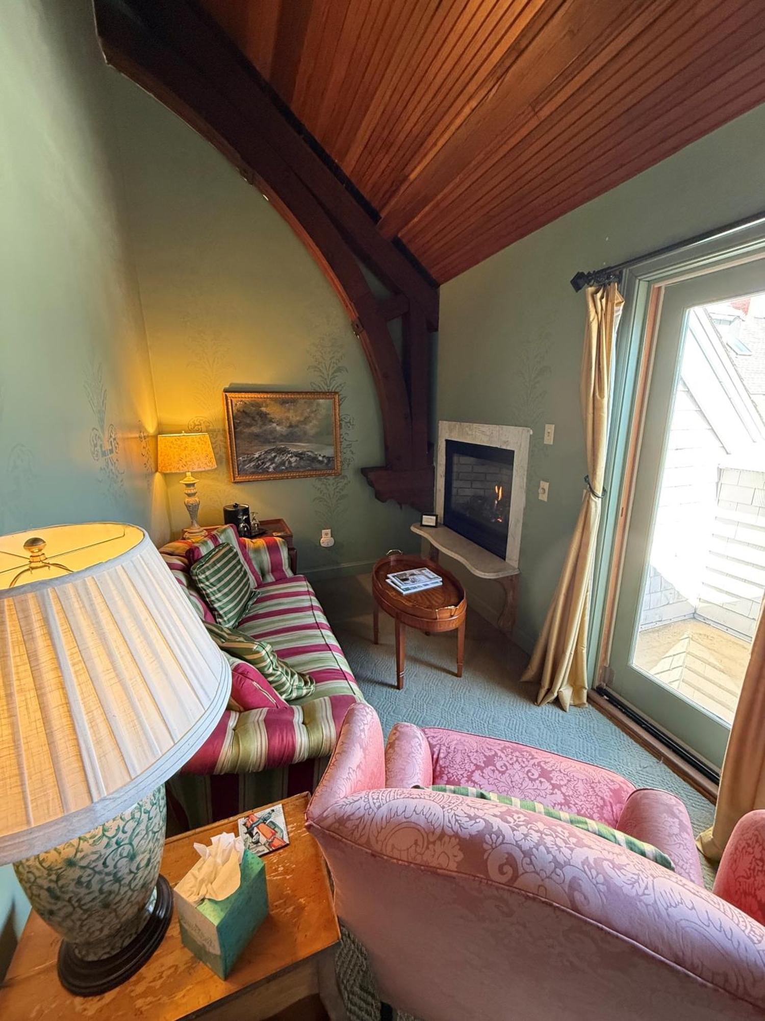 Thursday Room
