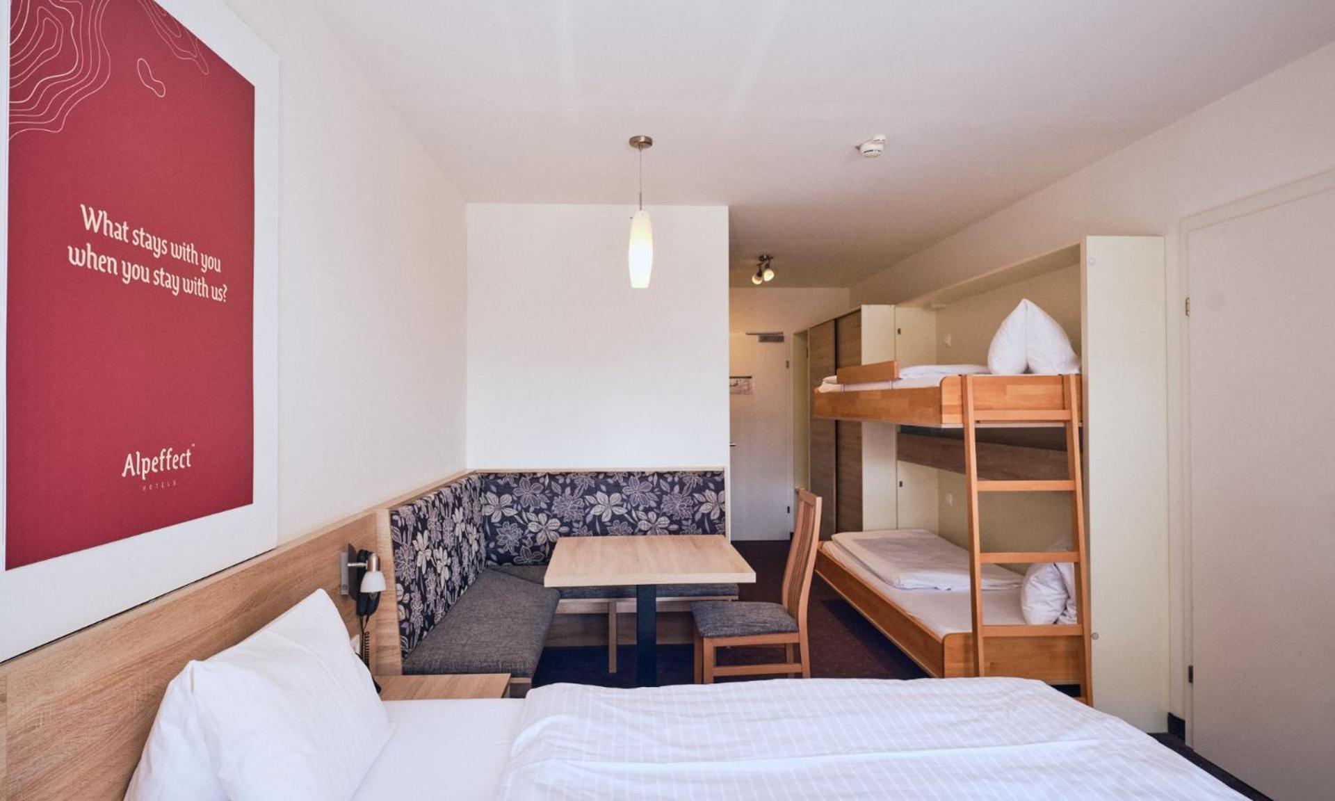 Double Room,1756534727:JPEG