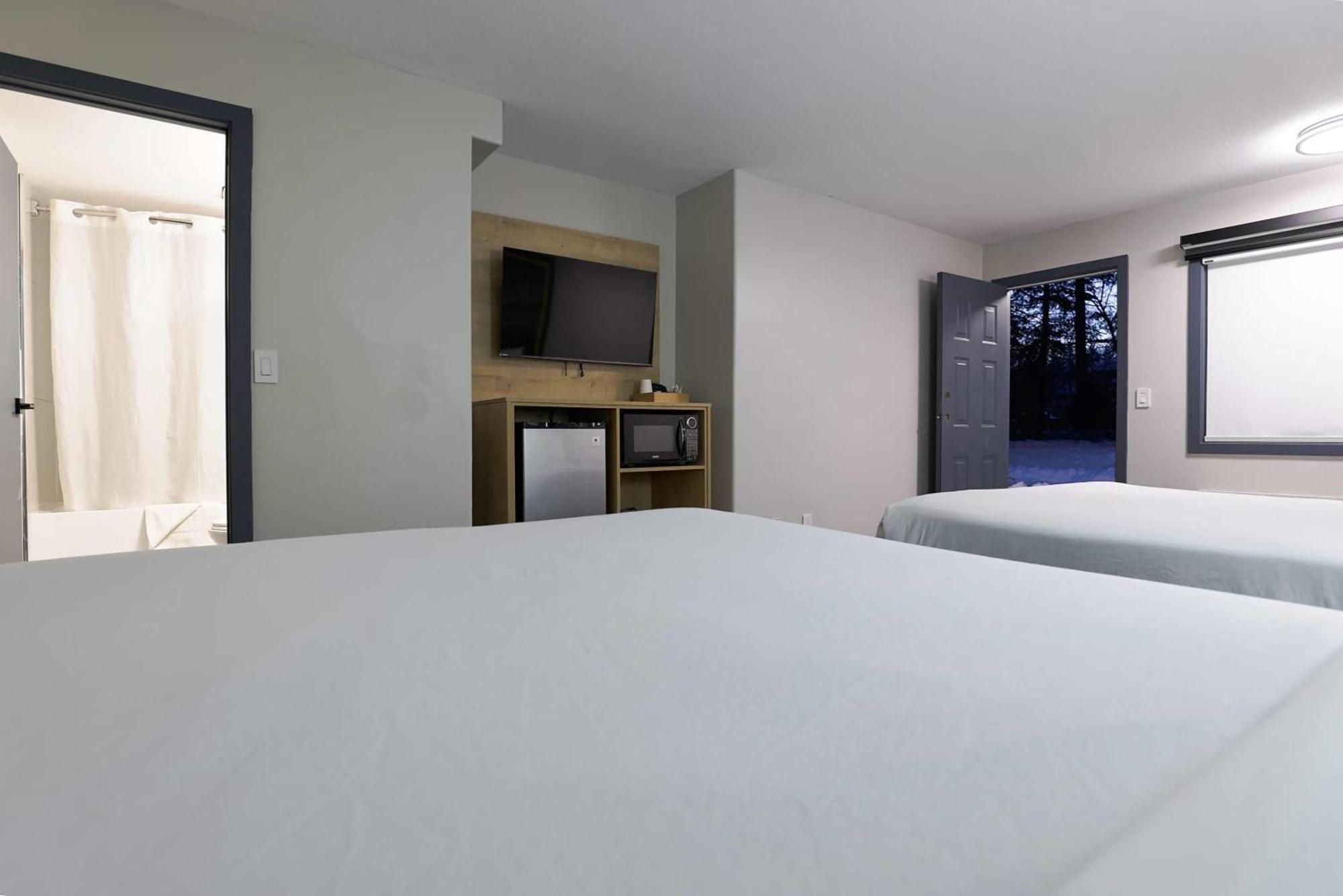 Queen Room with Two Queen Beds and Kitchenette - Non-Smoking