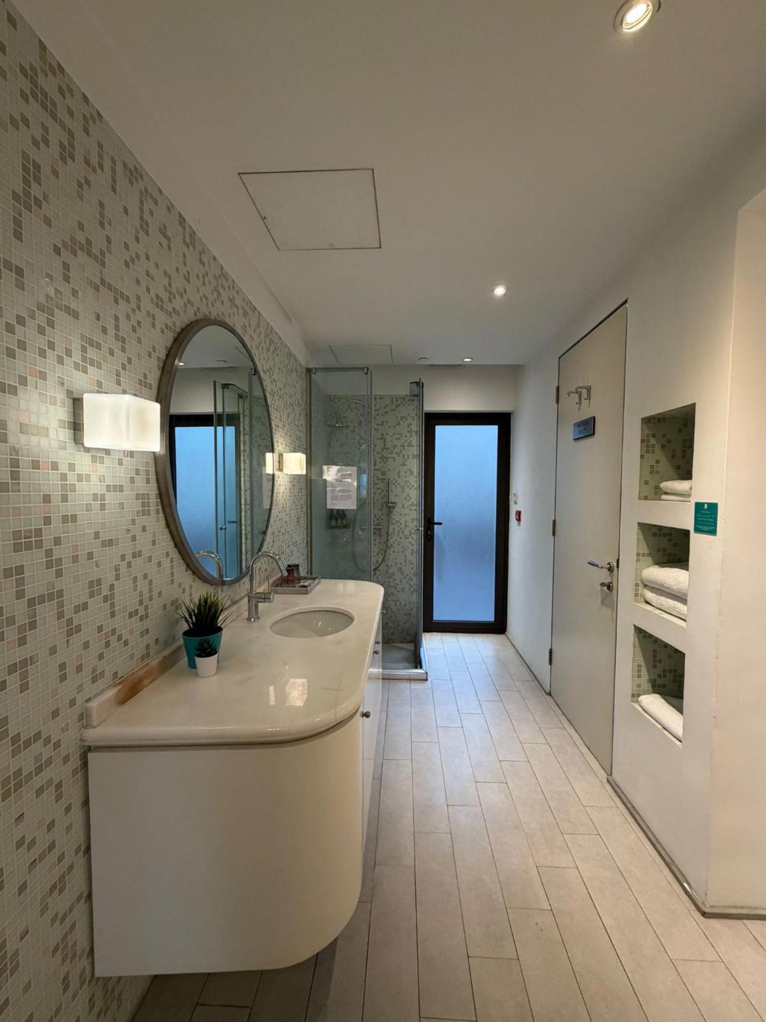 Wooden Countyard Suite