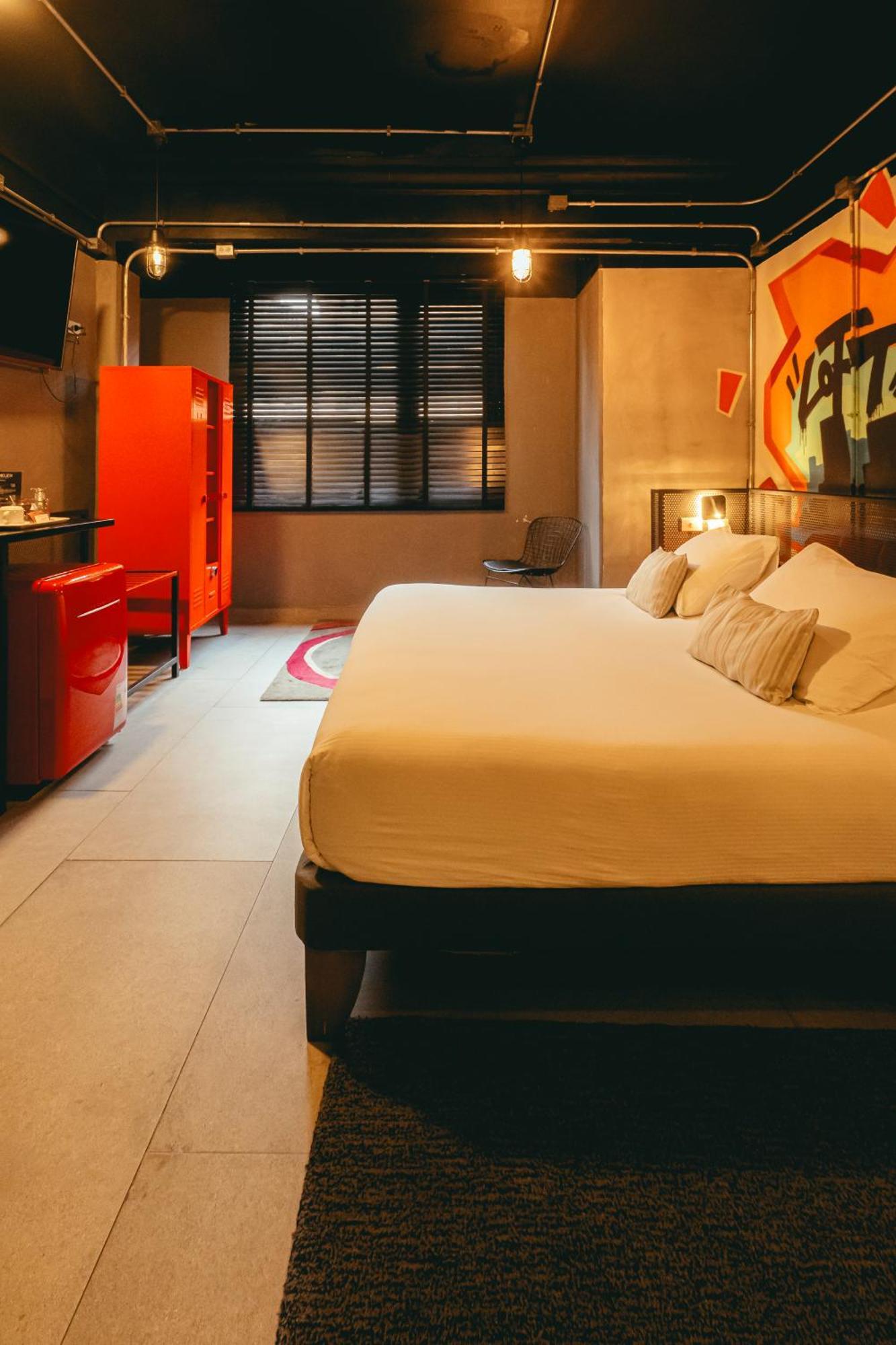 Deluxe Queen Room