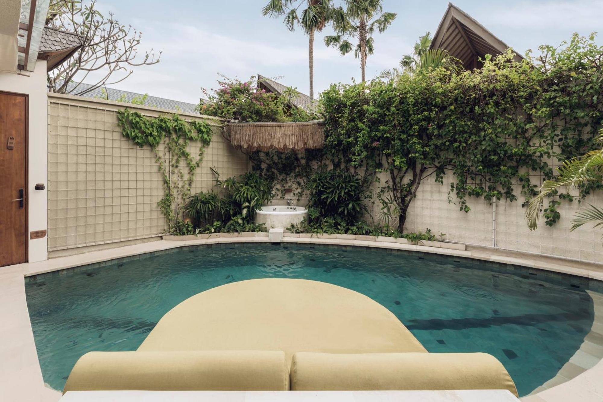 Grand Royal Smart One-Bedroom Villa with Private Pool & Jacuzzi