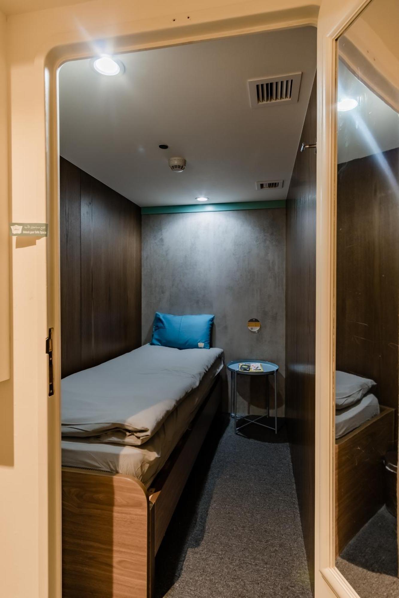 Single Cabin - 8 Hour Night Stay from 23:00-07:00 hrs (11pm-7am)