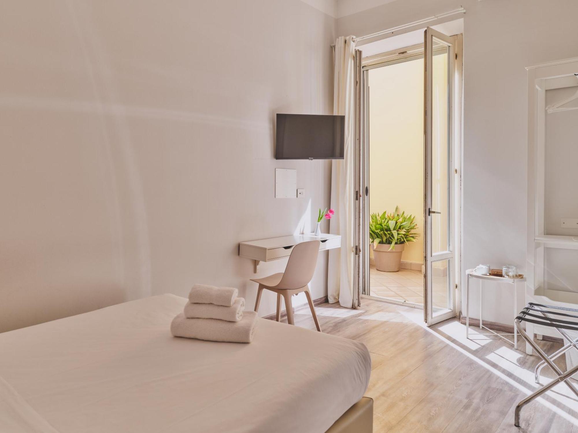 Deluxe Queen Room