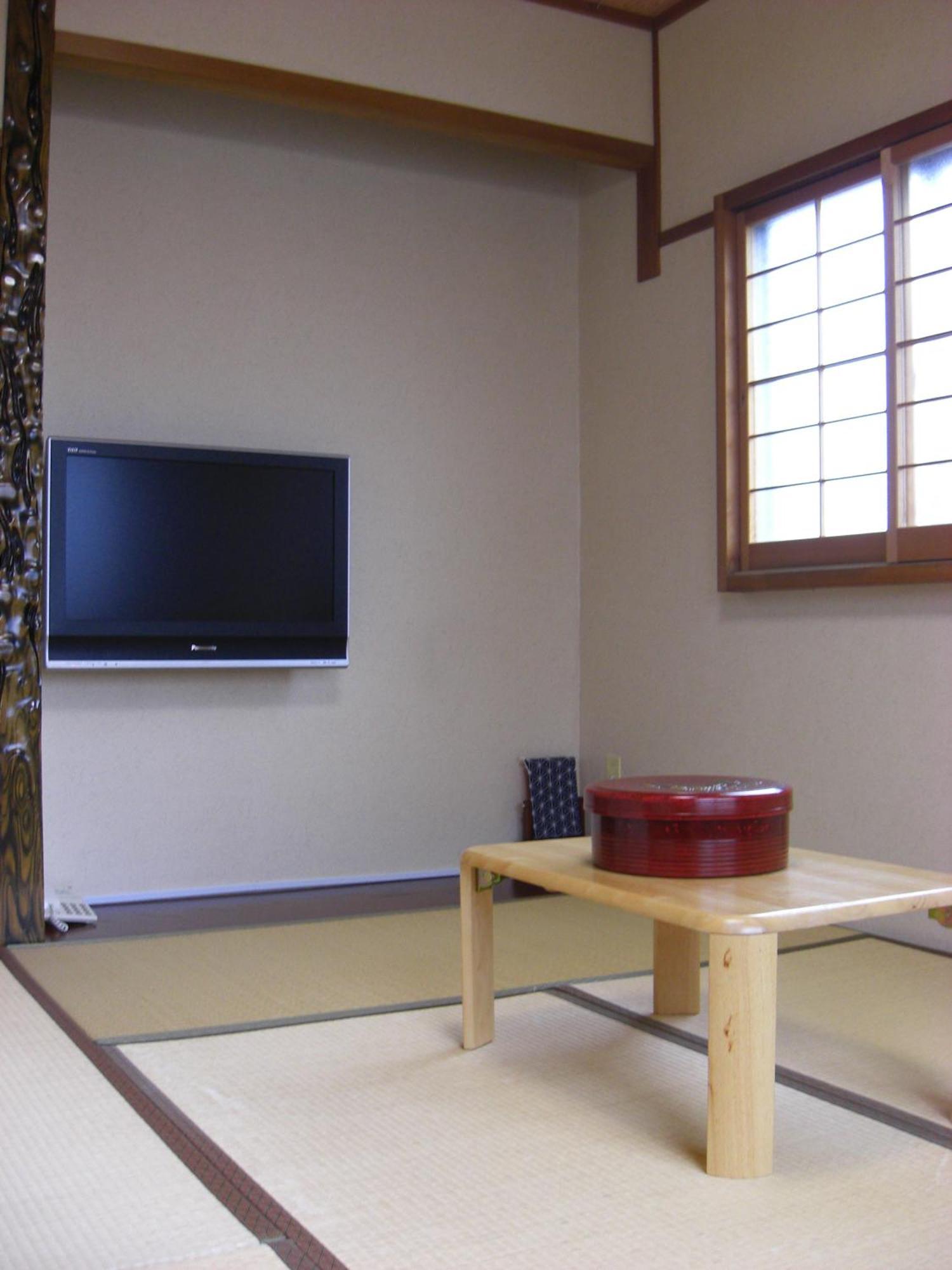 Japanese-Style Twin Room with Shared Bathroom