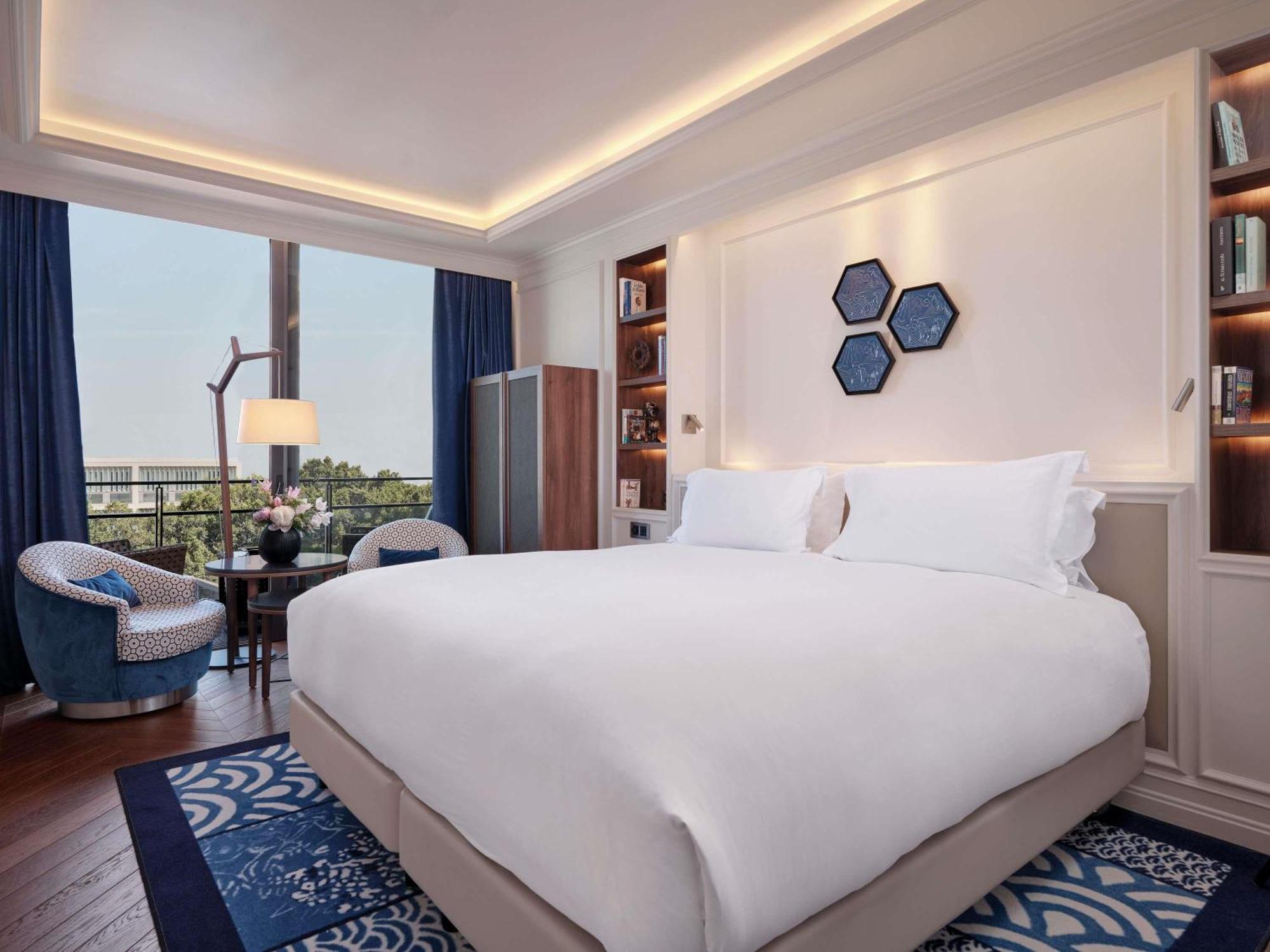 Luxury Double Room Balcony Garden View,1771498106:JPEG
