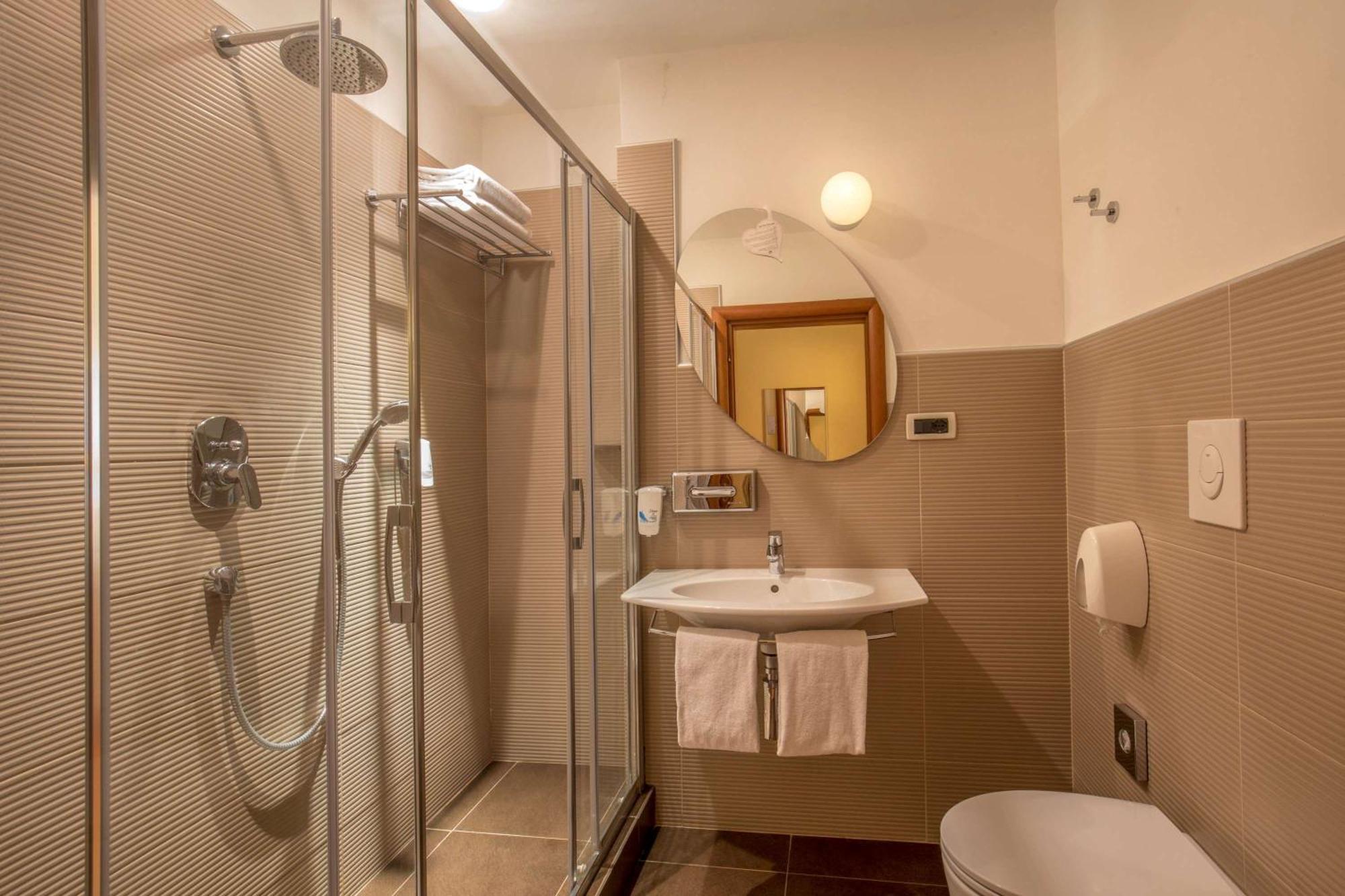 Single Room,1765156020:JPEG