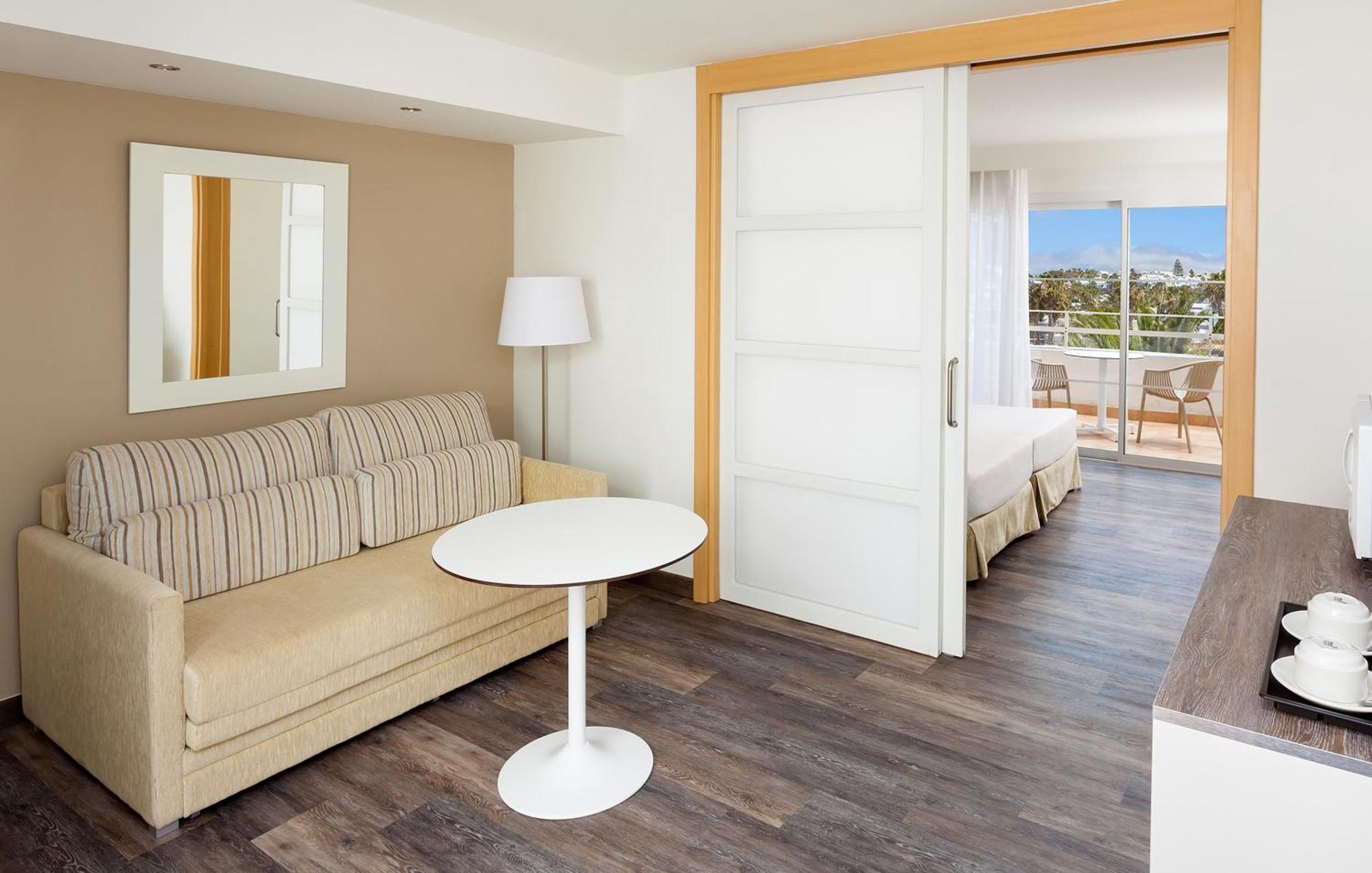 Superior Twin Room with Sea View,1758291764:JPEG