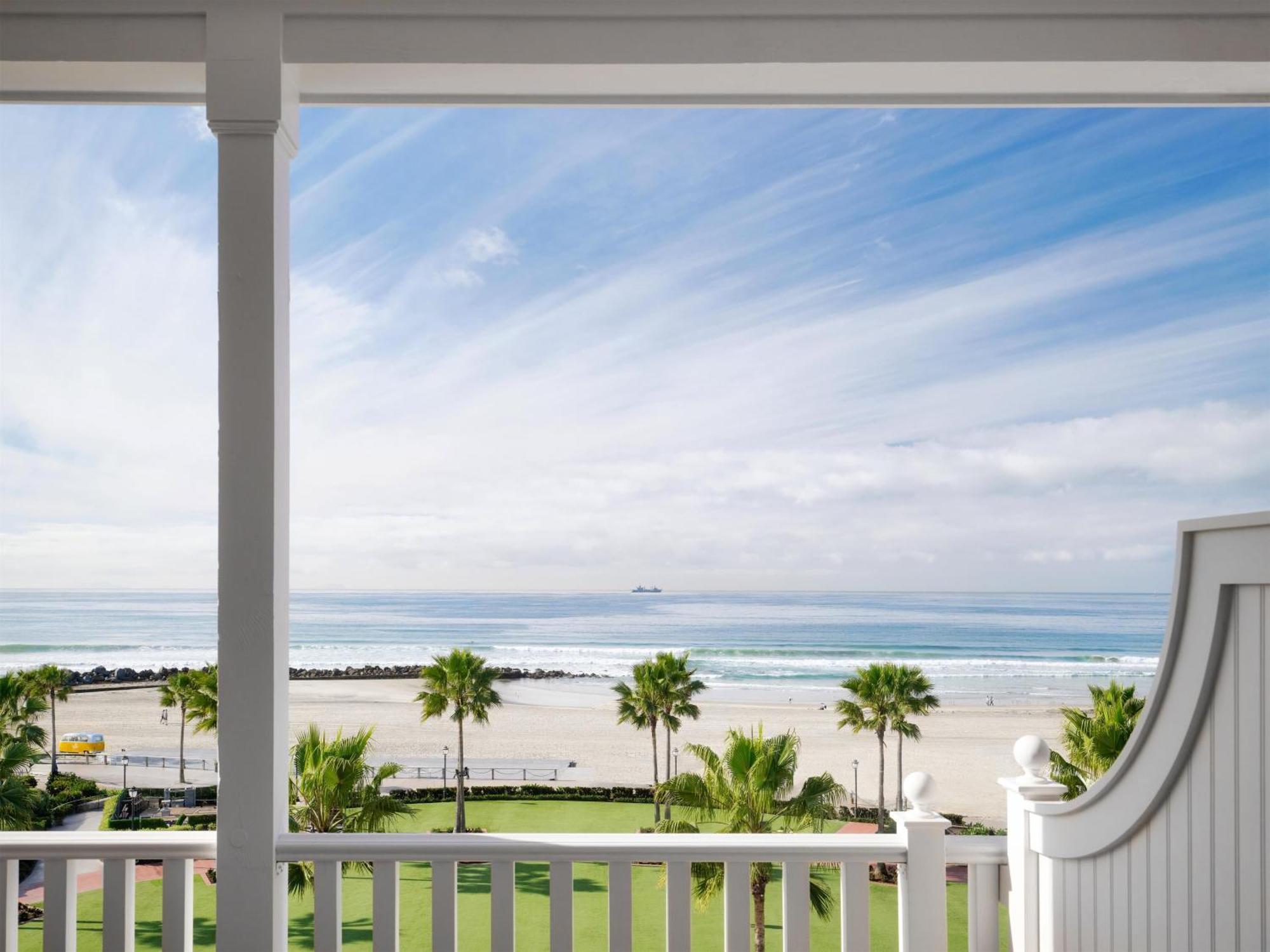 Victorian King Room Club Access Oceanfront