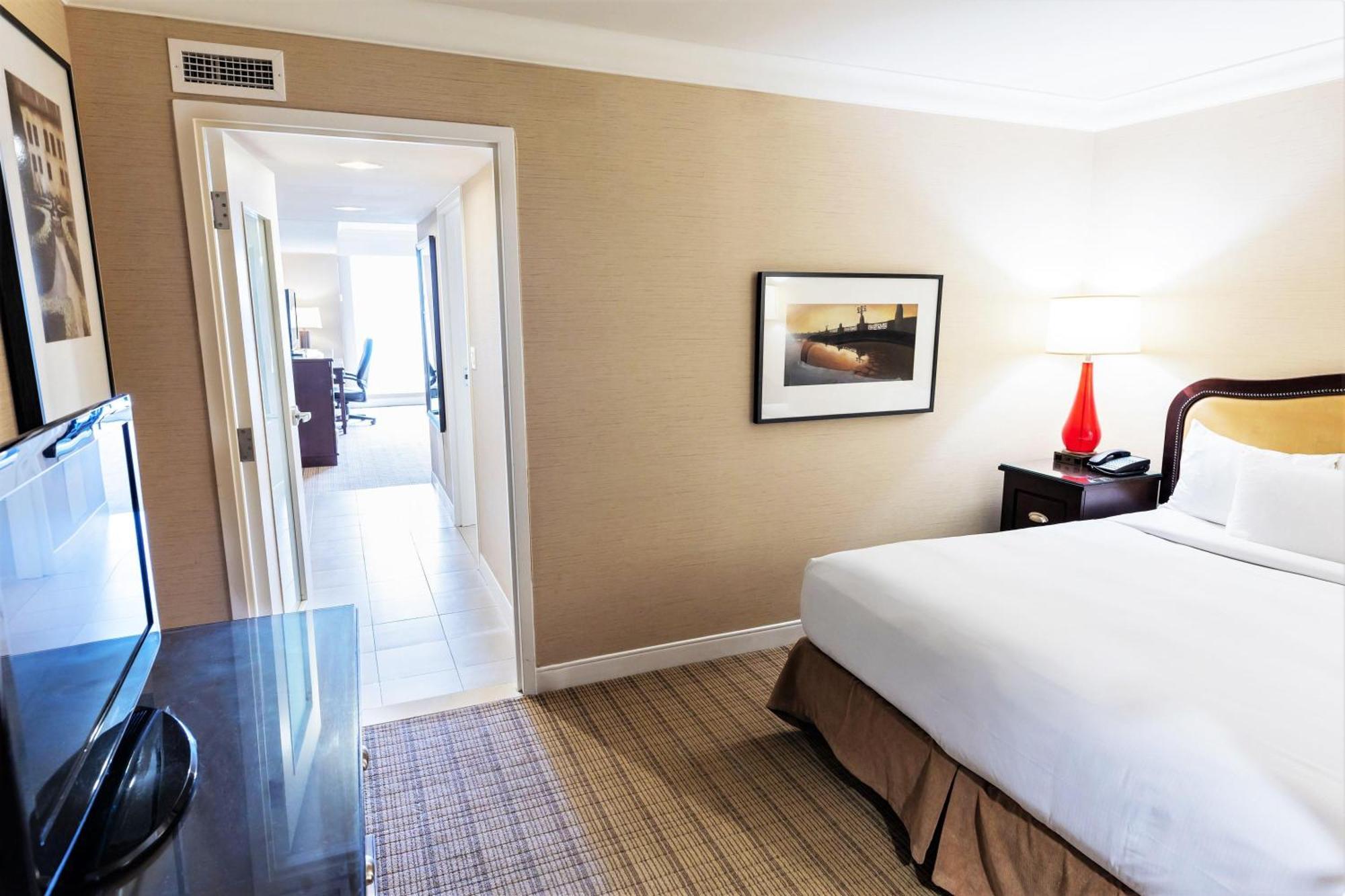 Two-Bedroom Suite Spa Bath Casino or City View