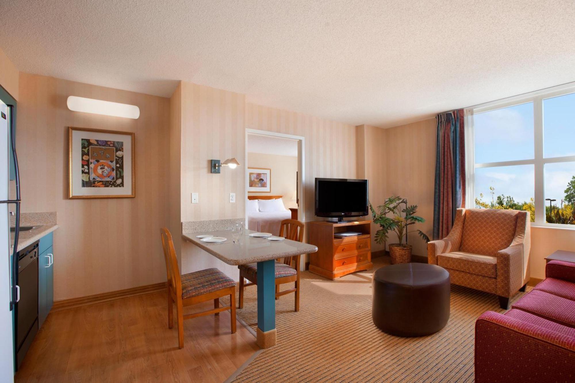 Suite with Two Double Beds and Bath Tub - Mobility and Hearing Access/Non-Smoking