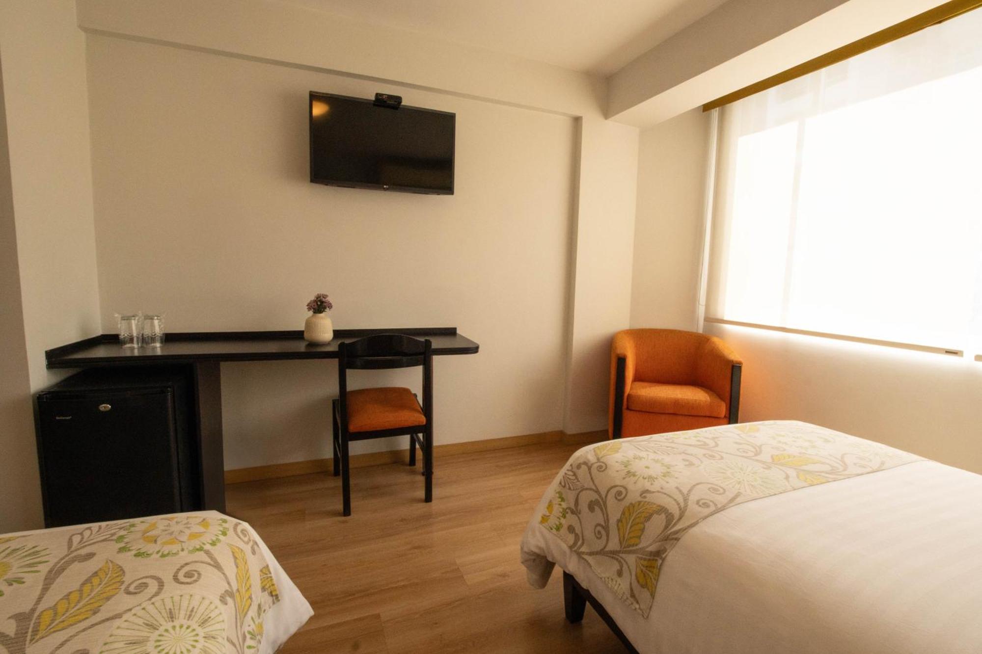 Twin Room,1758311221:JPEG
