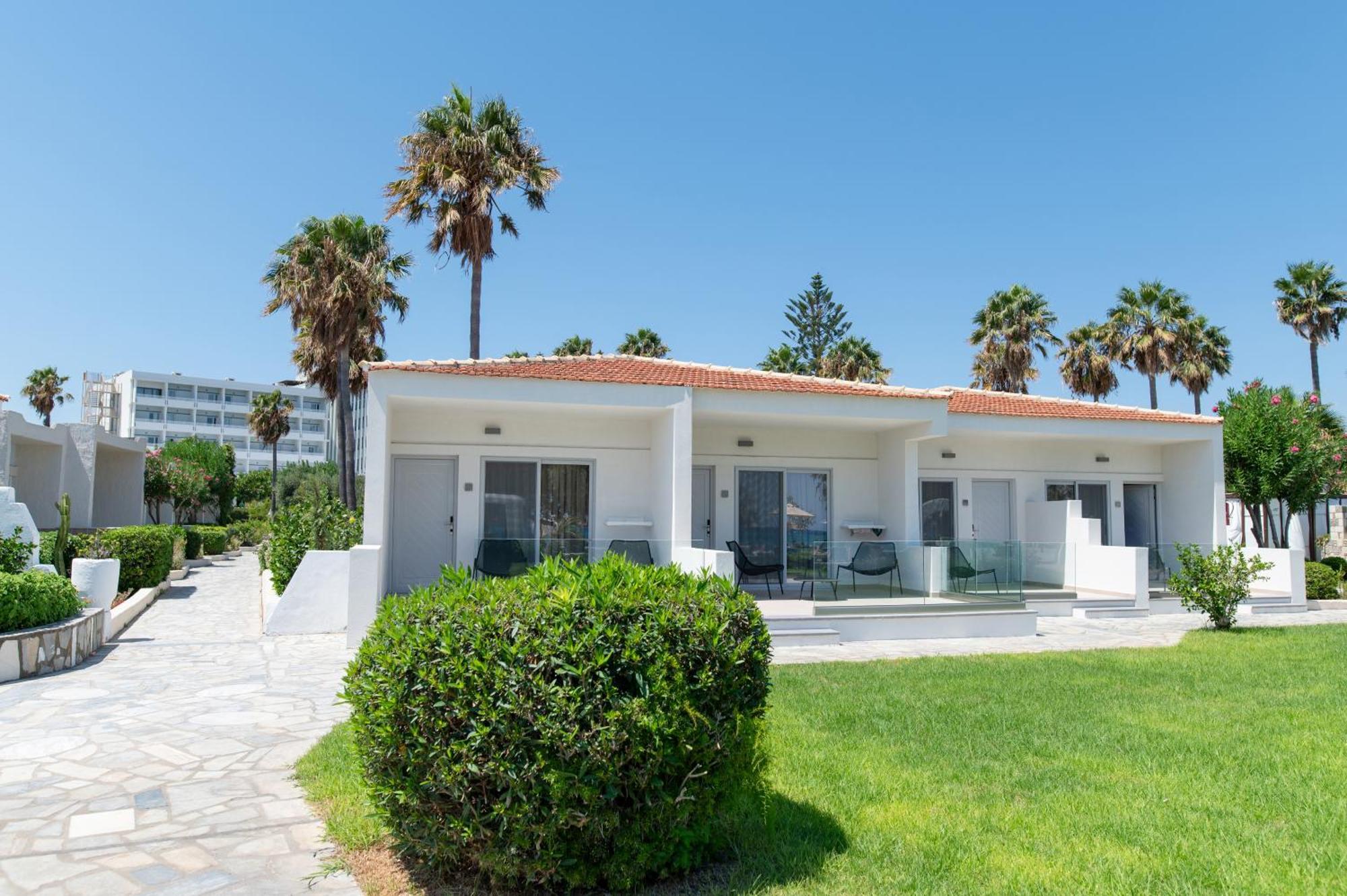 Deluxe Beachfront Bungalow
