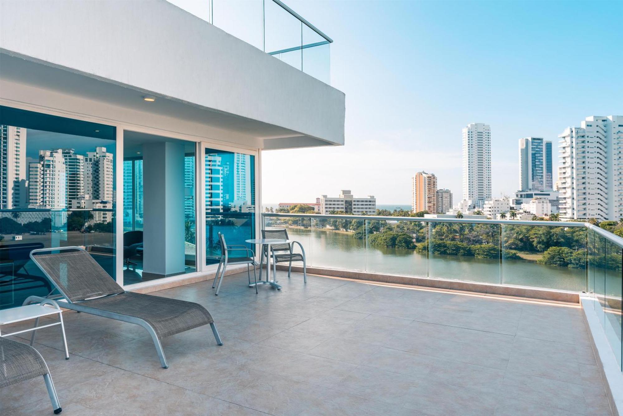 Two Queen Suite Parlor City View