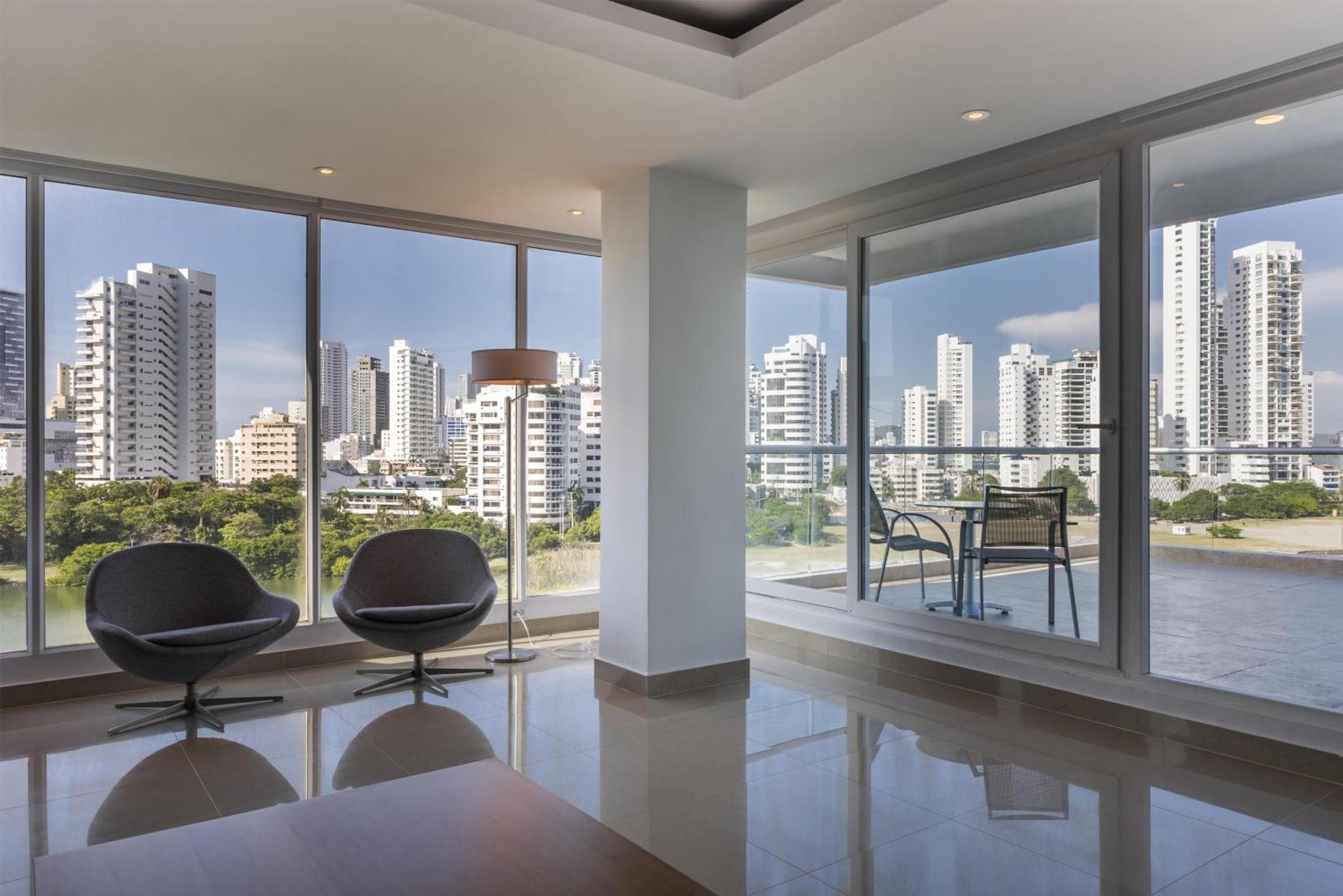 Two Queen Suite Parlor City View