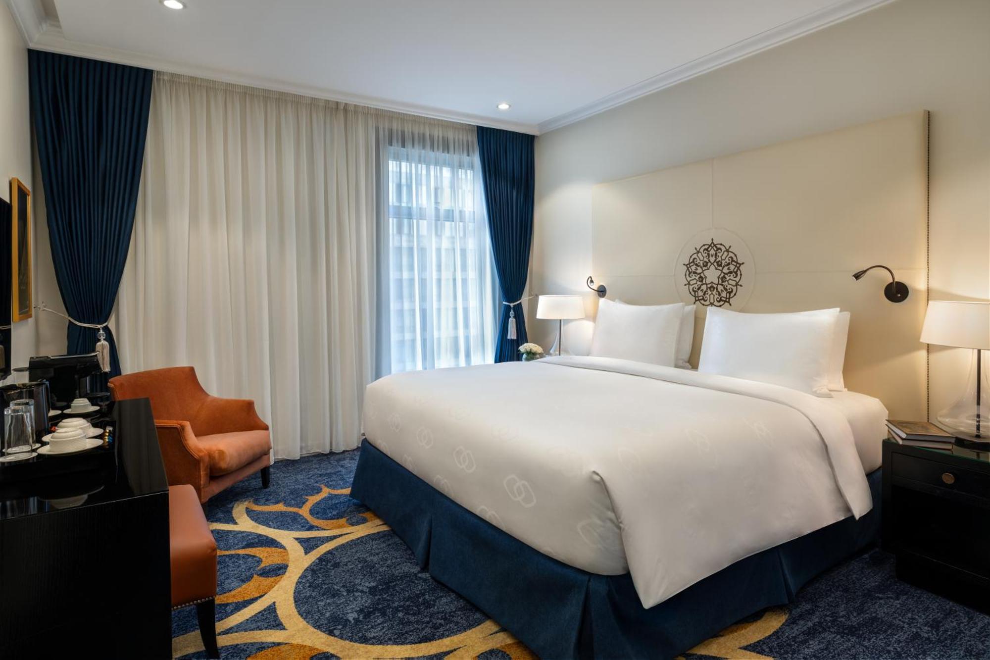Deluxe Club Room,1 King Bed