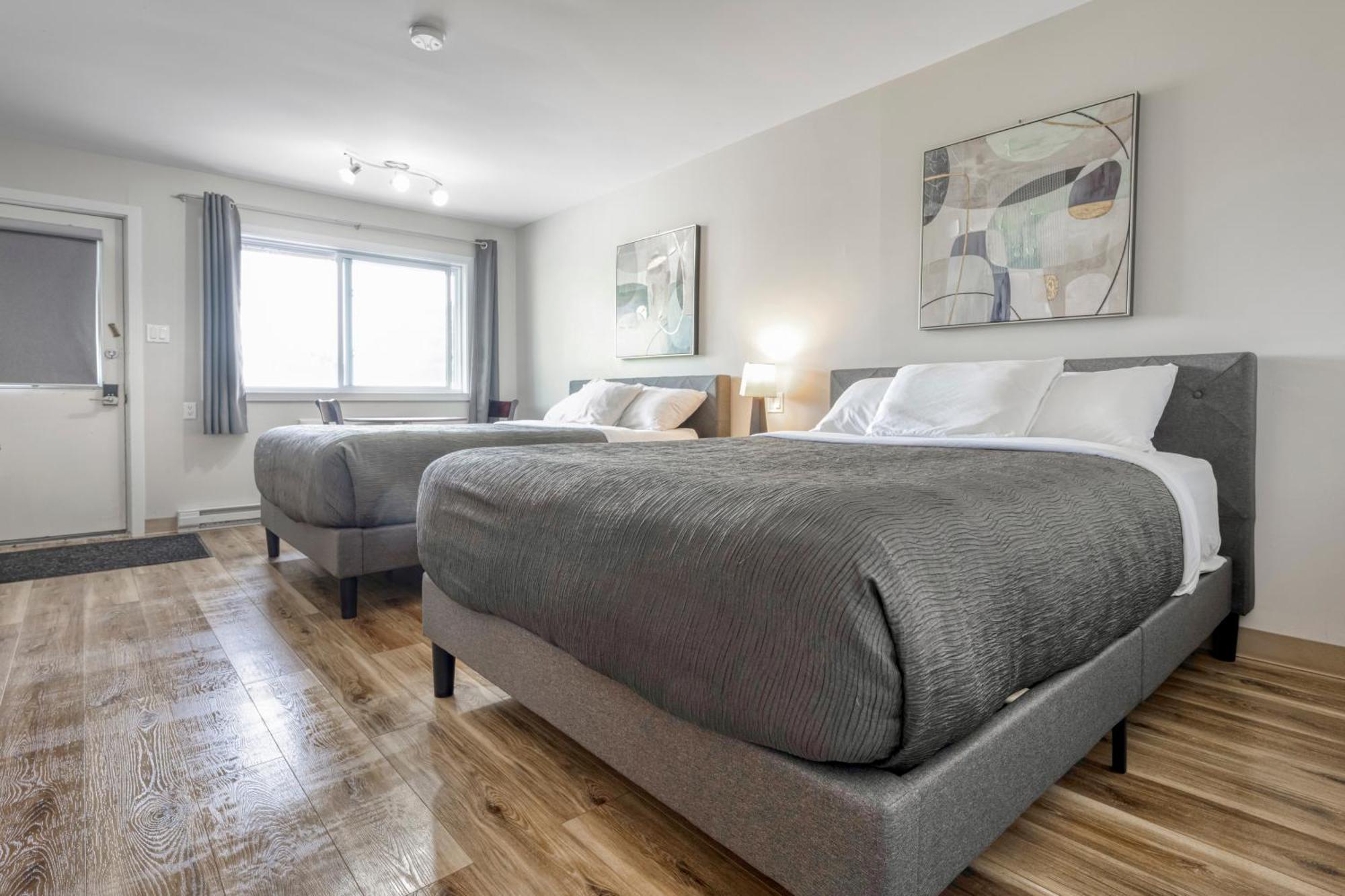 Standard Queen Room