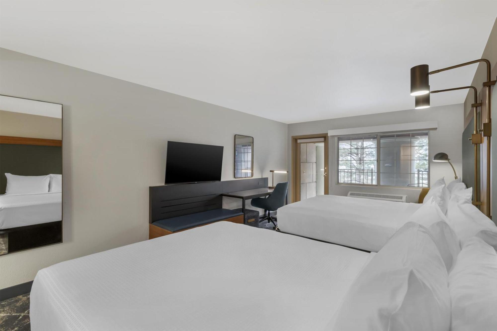 Zimmer mit Queensize-Bett und Balkon – Nichtraucher